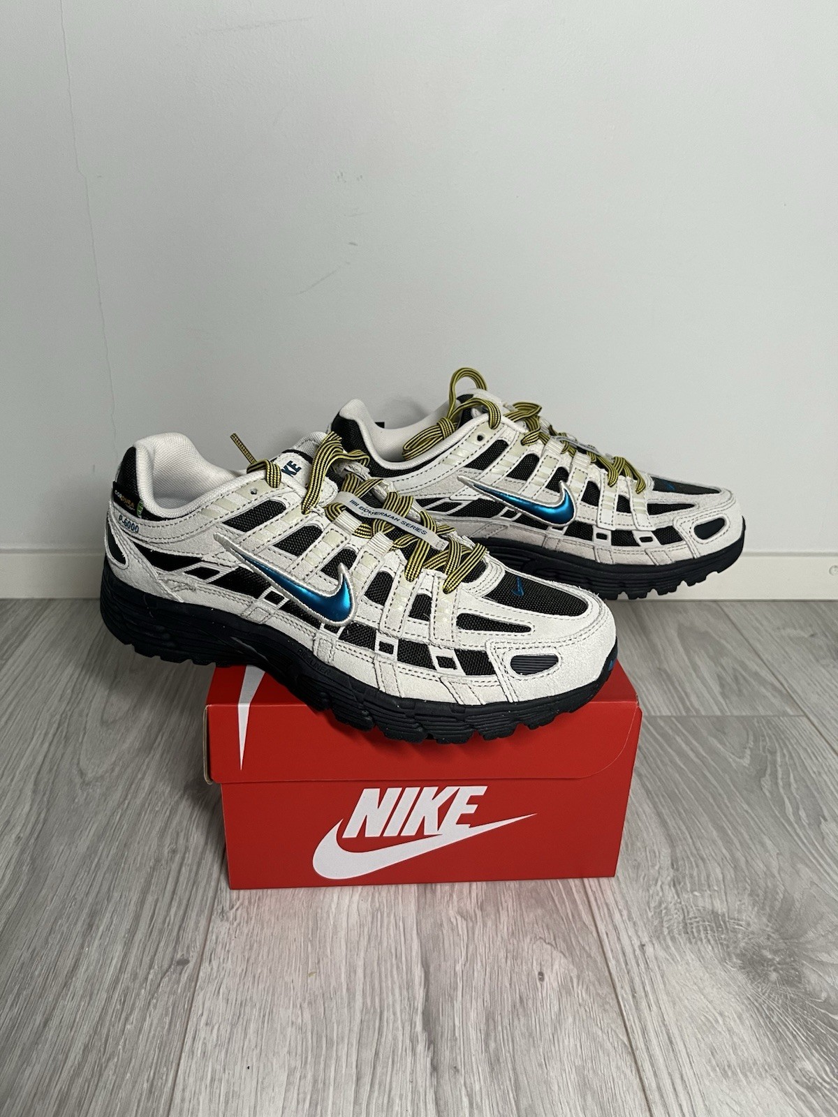 NIKE P 6000
