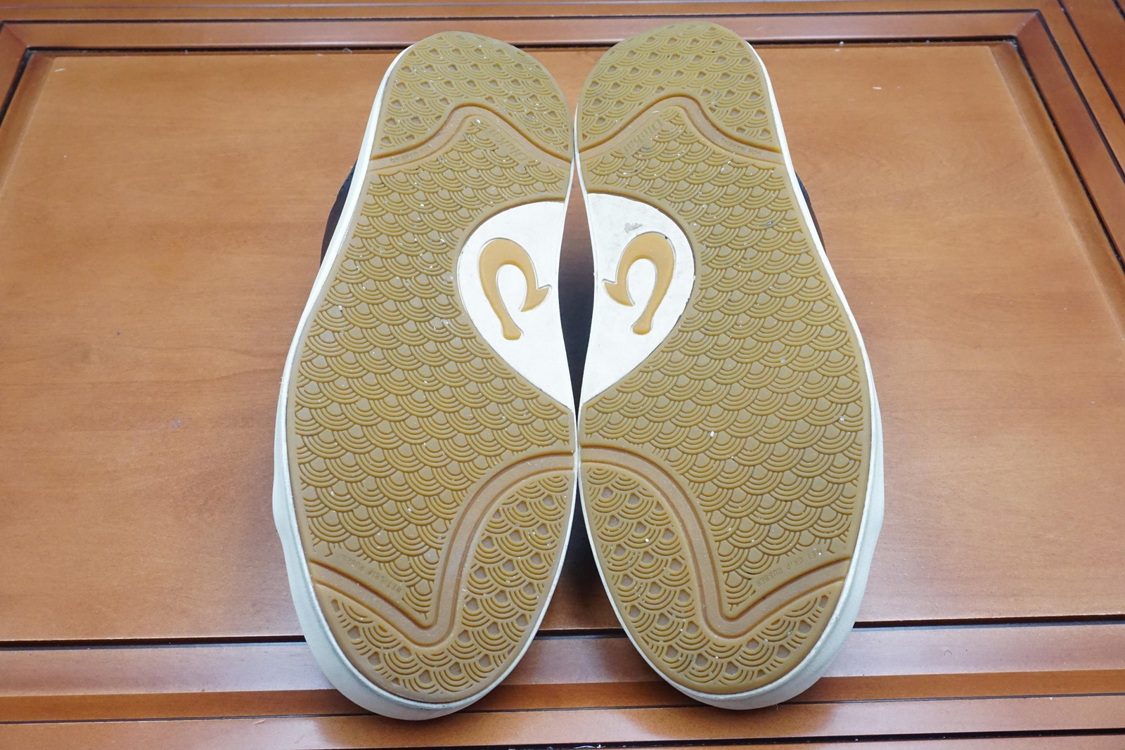 OluKai LAE’AHI LI’ILI Shoes Mens Size 10 Brown Leather Low Top Casual Sneakers