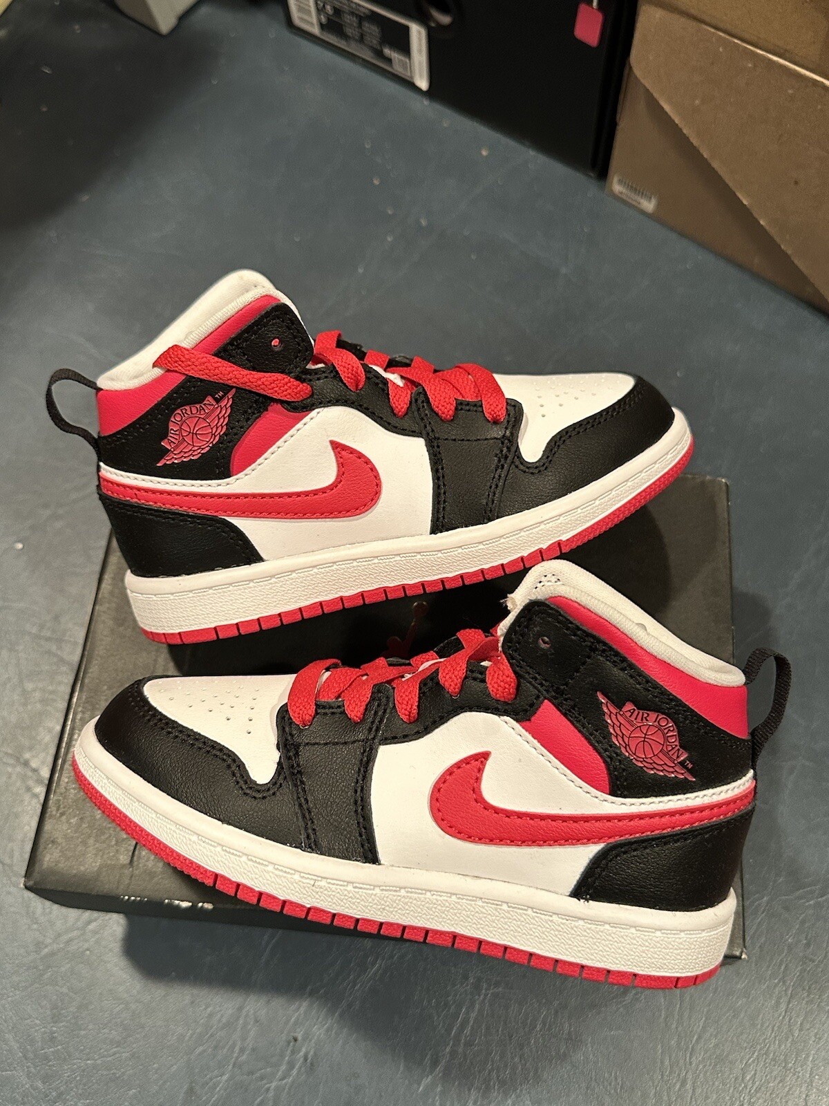 Size 11.5C – Nike Air Jordan 1 Mid Very Berry Red Black White 640734-016