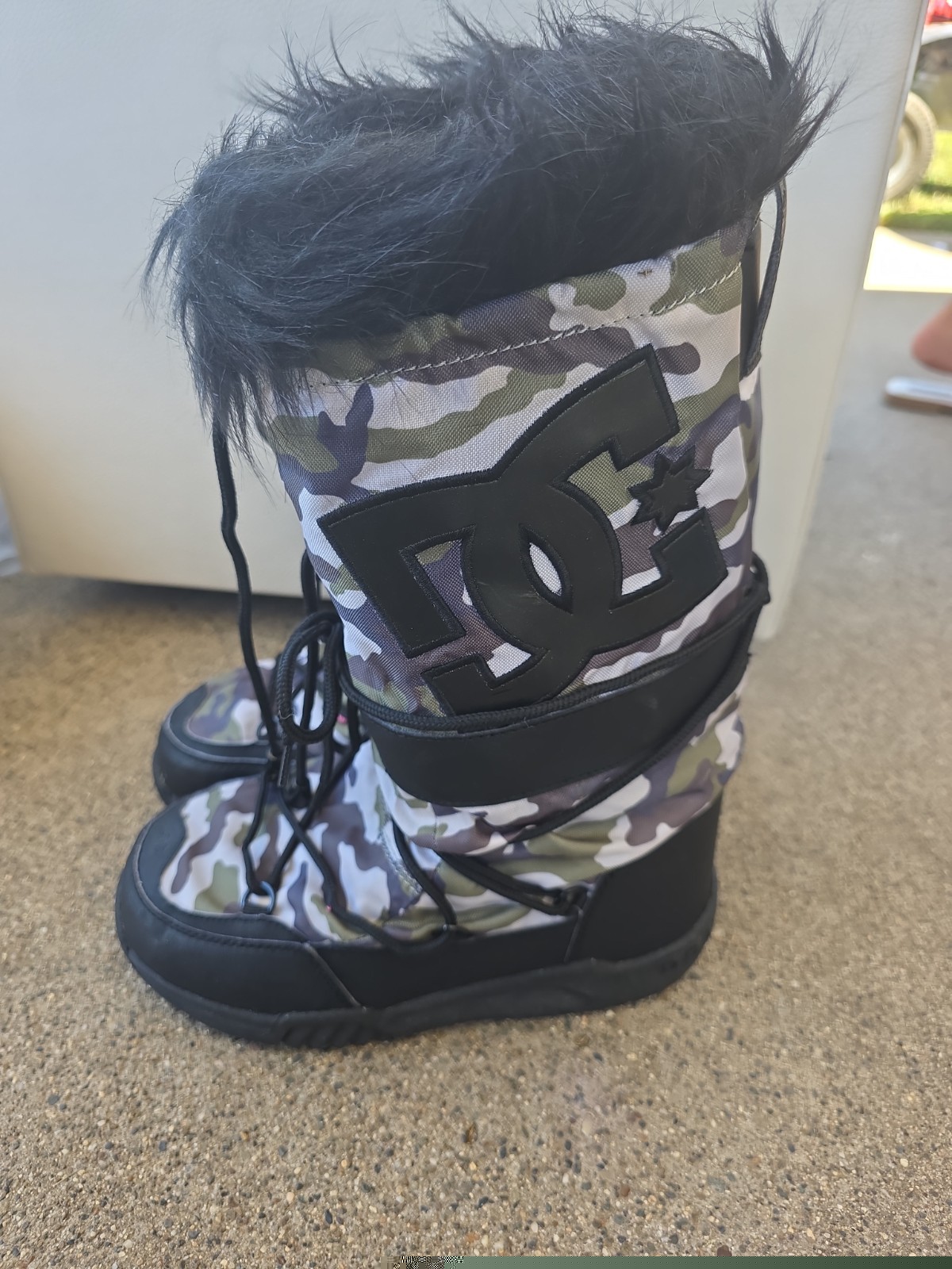 DC Women’s Chalet TX Snow Boots Size 8 Camo Faux Fur Y2K 303233 Winter Boots