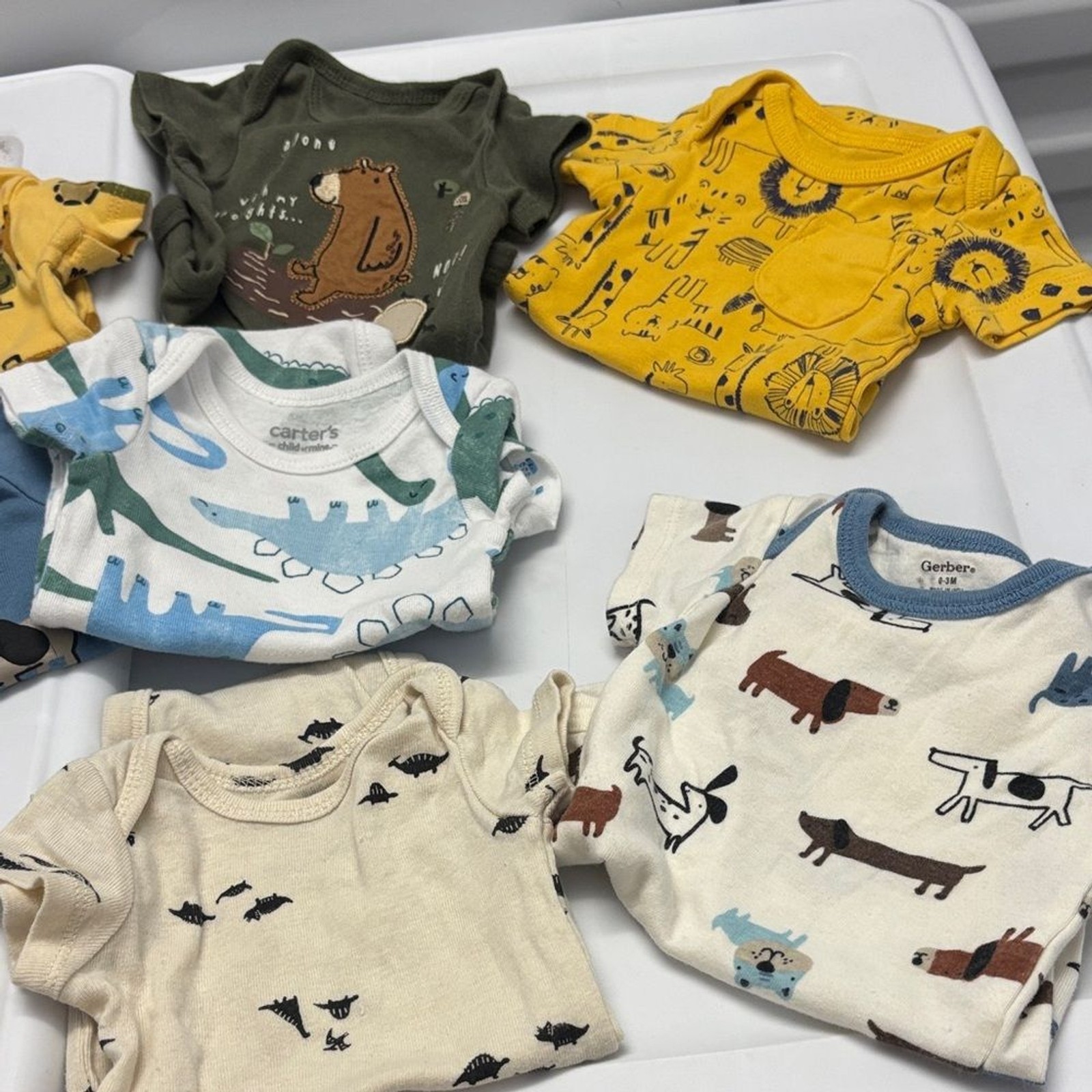 Assorted new born Baby clothes 10 pieces lot