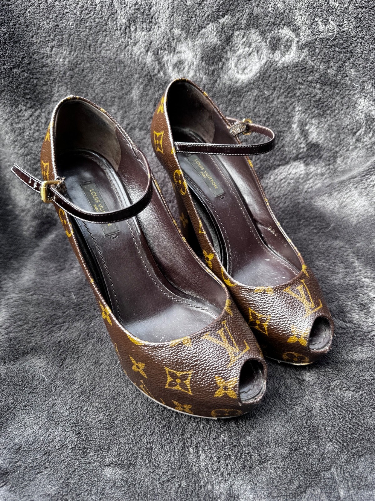 louis vuitton women shoes size 7