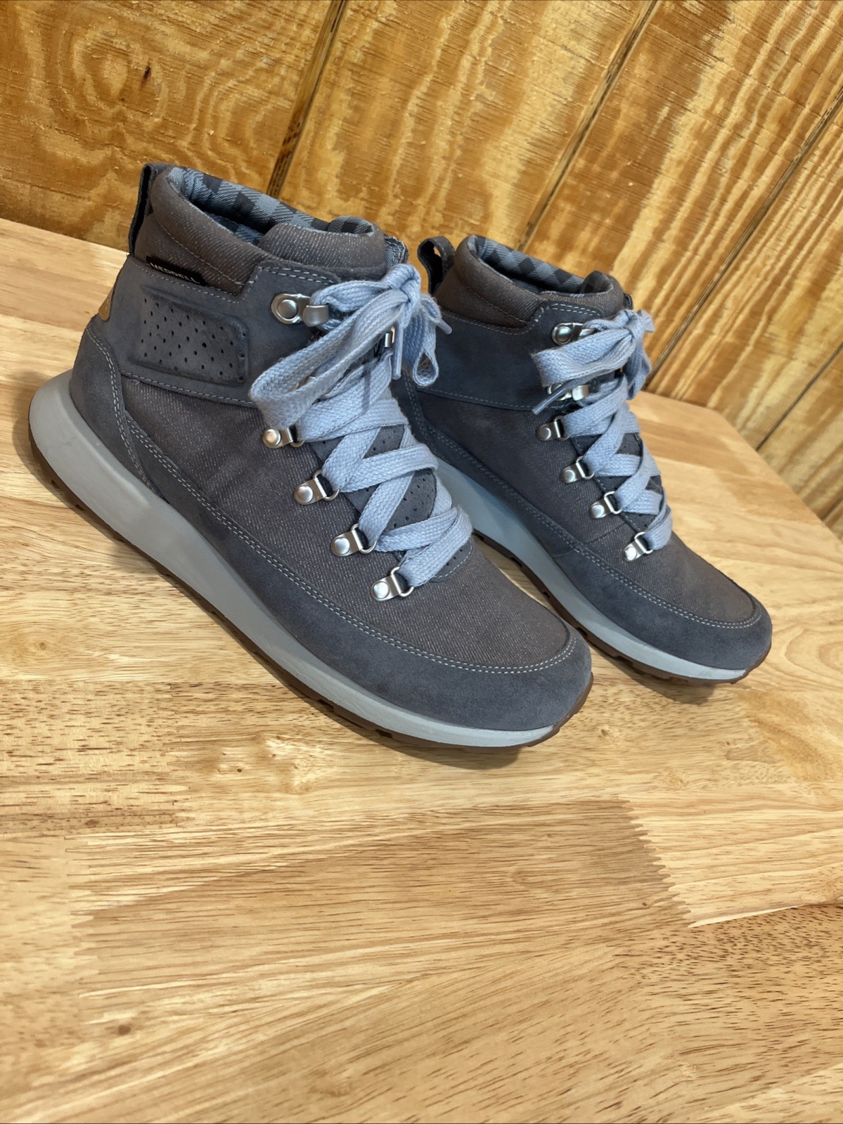 Merrell Ashford Classic Chukka Shoes Women’s Size 9 Blue Suede Textile Boots