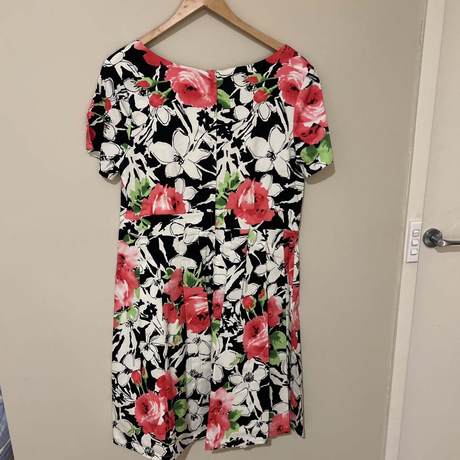 White, Black And Pink Floral Fit And Flare Dress Size 14