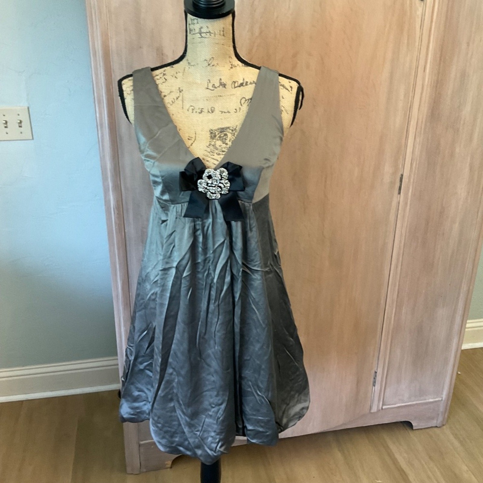 Y2K BCBG Max Azria gray silk bubble dress 2
