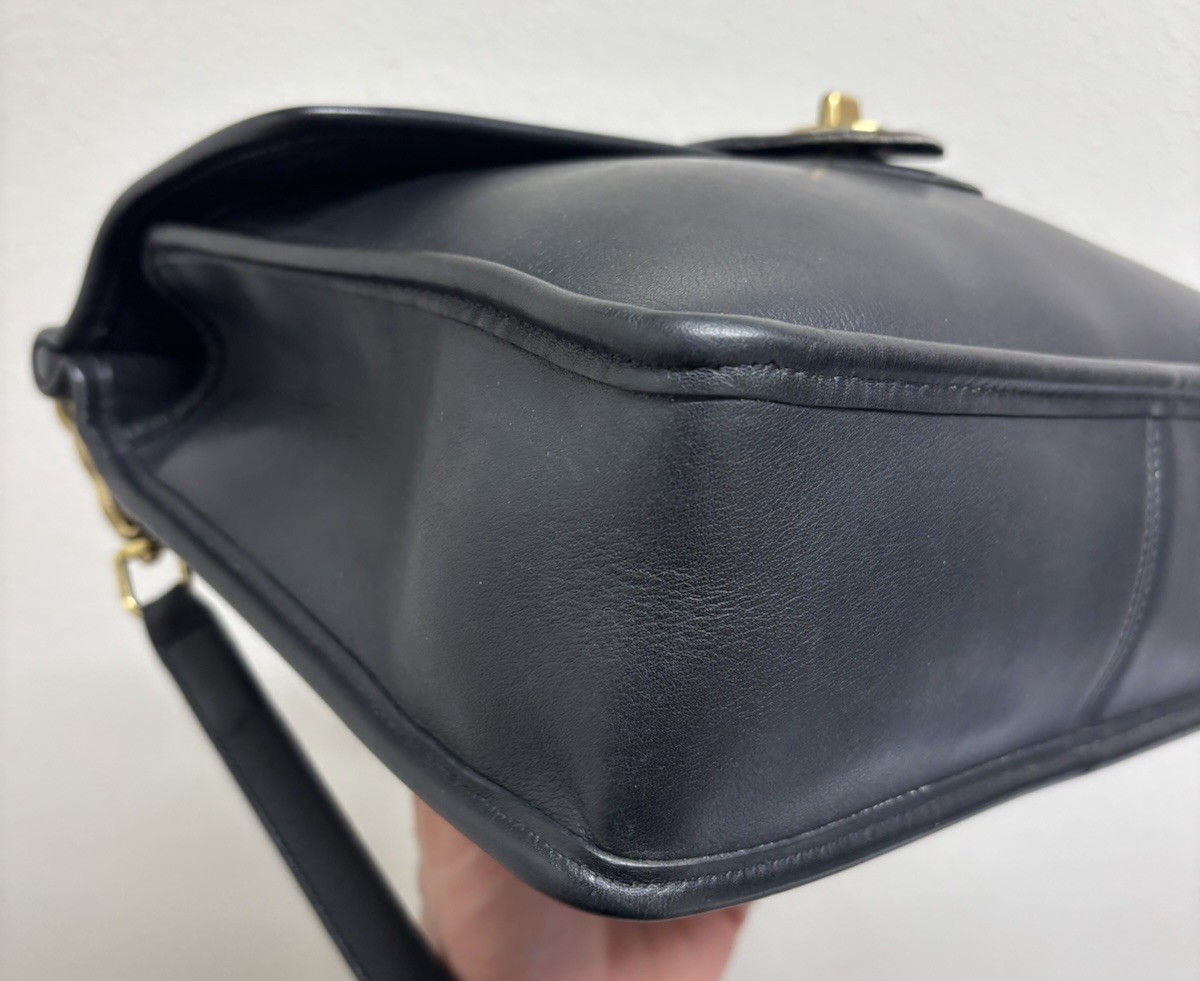 Vintage Coach Willis 9927 Black Leather Crossbody Bag Purse