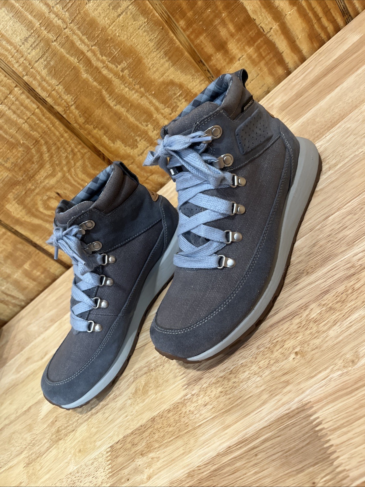 Merrell Ashford Classic Chukka Shoes Women’s Size 9 Blue Suede Textile Boots