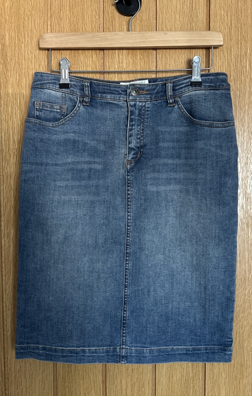 Trenery Womens Skirt size AU8 ( 10/12) Blue Denim Pockets Stretch pristine