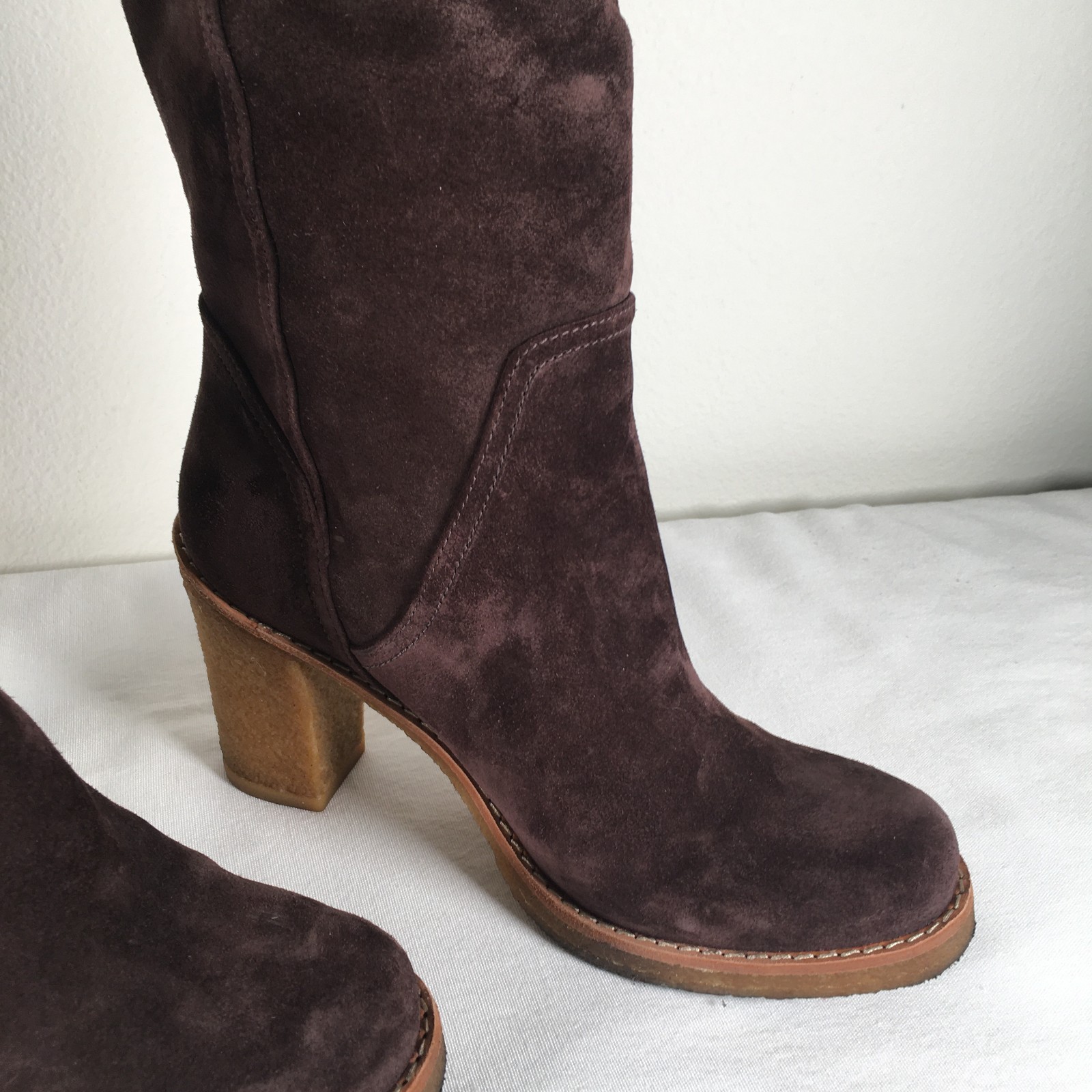 UGG Australia Chocolate Suede Leather Knee High Heel Boot Pull-On Women’s 8