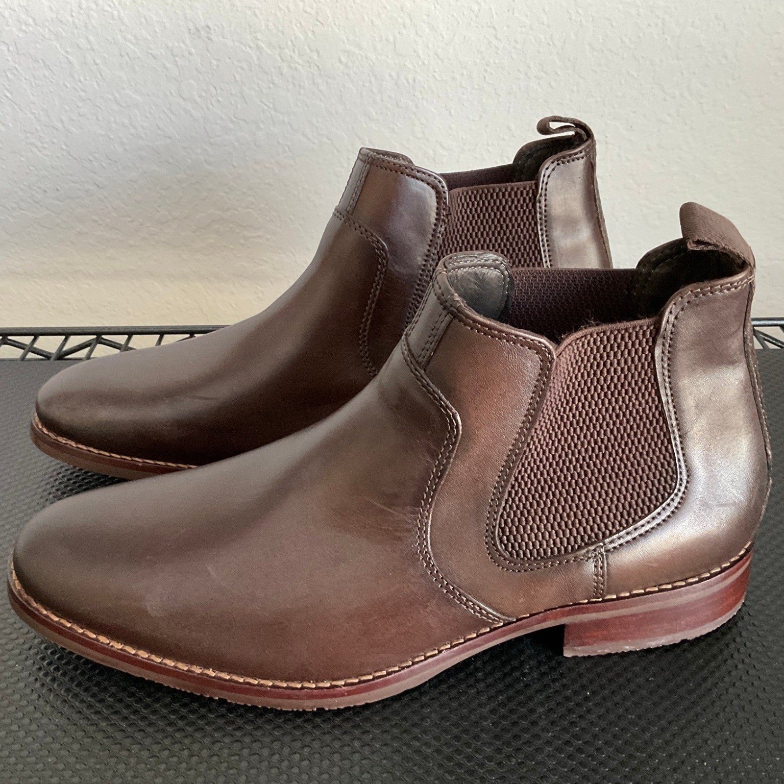 Johnston & Murphy Mens Brown Leather Chelsea Boots 9 M 59-2806 Made in Brazil