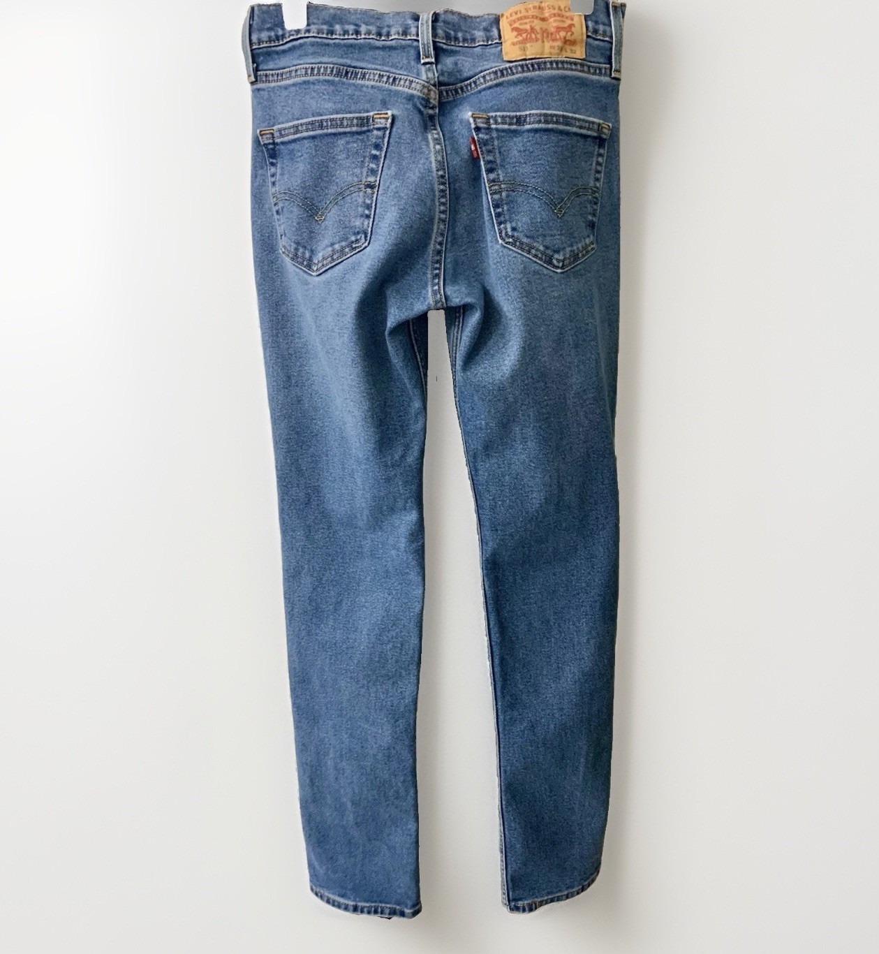 Levi’s 511 Slim Fit Men’s Blue Denim Jeans Medium Wash 5-Pocket Button
