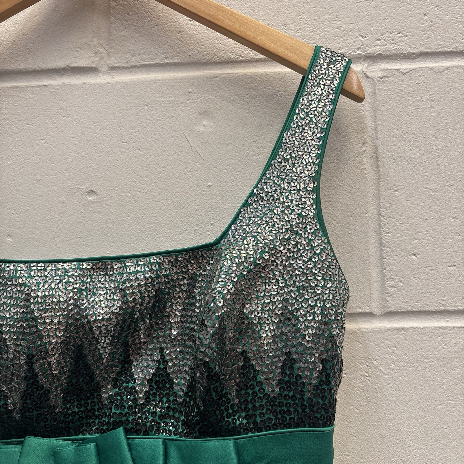 Debut Emerald Green Sequin Bodice Cocktail Party Dress Size 12 Occasion Prom