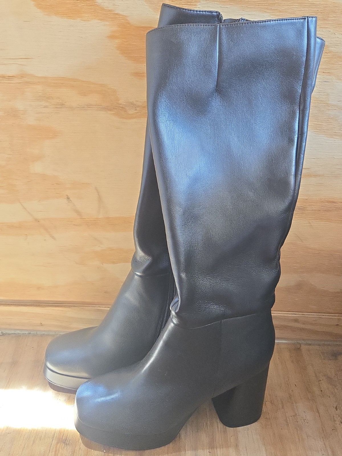 Women’s Knee High Black Leather Platform Boot Nine West Size 9.5