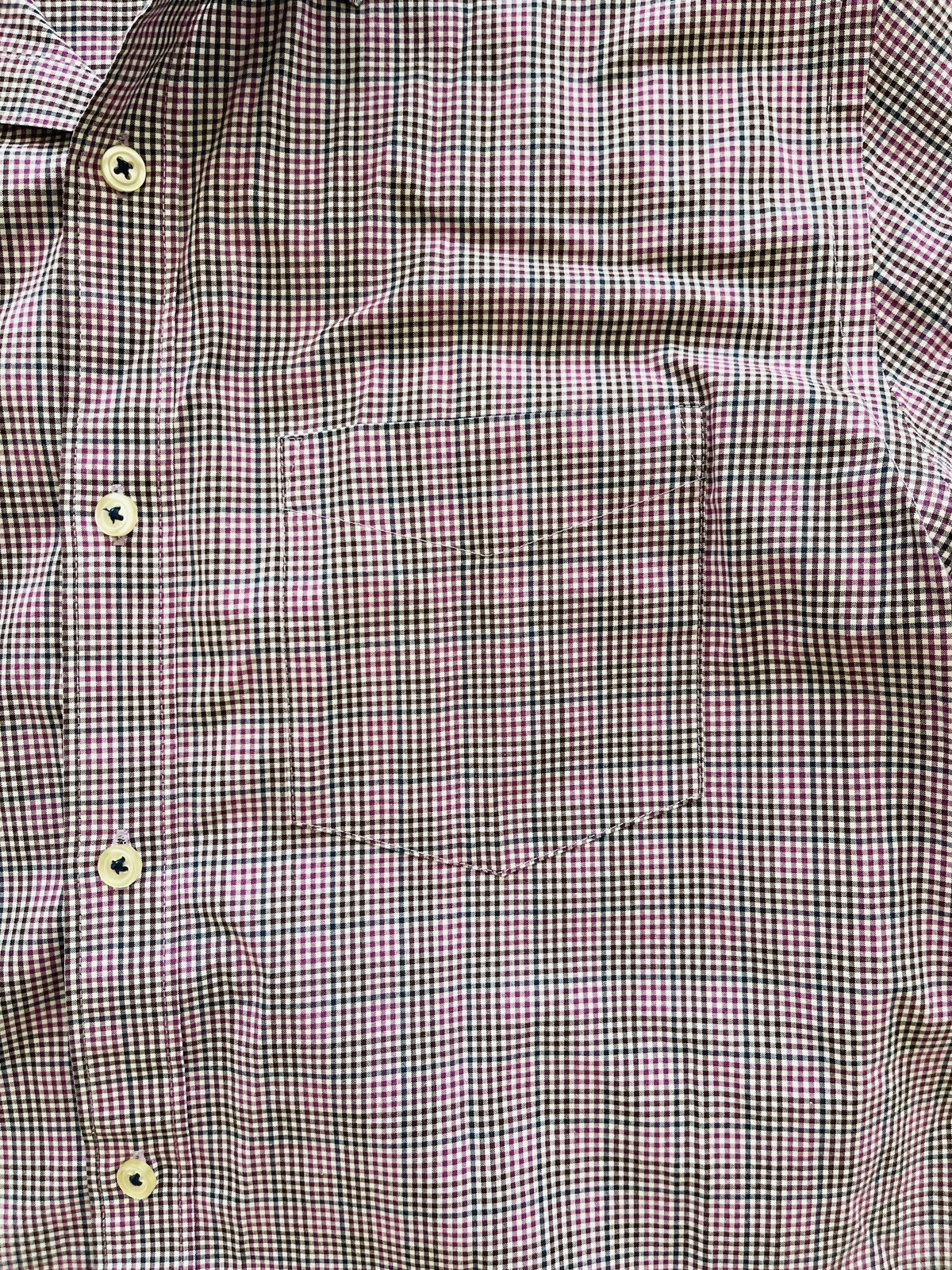 Van Heusen Button Up Shirt Men’s Size Small Short Sleeve Polyester Blend Wine