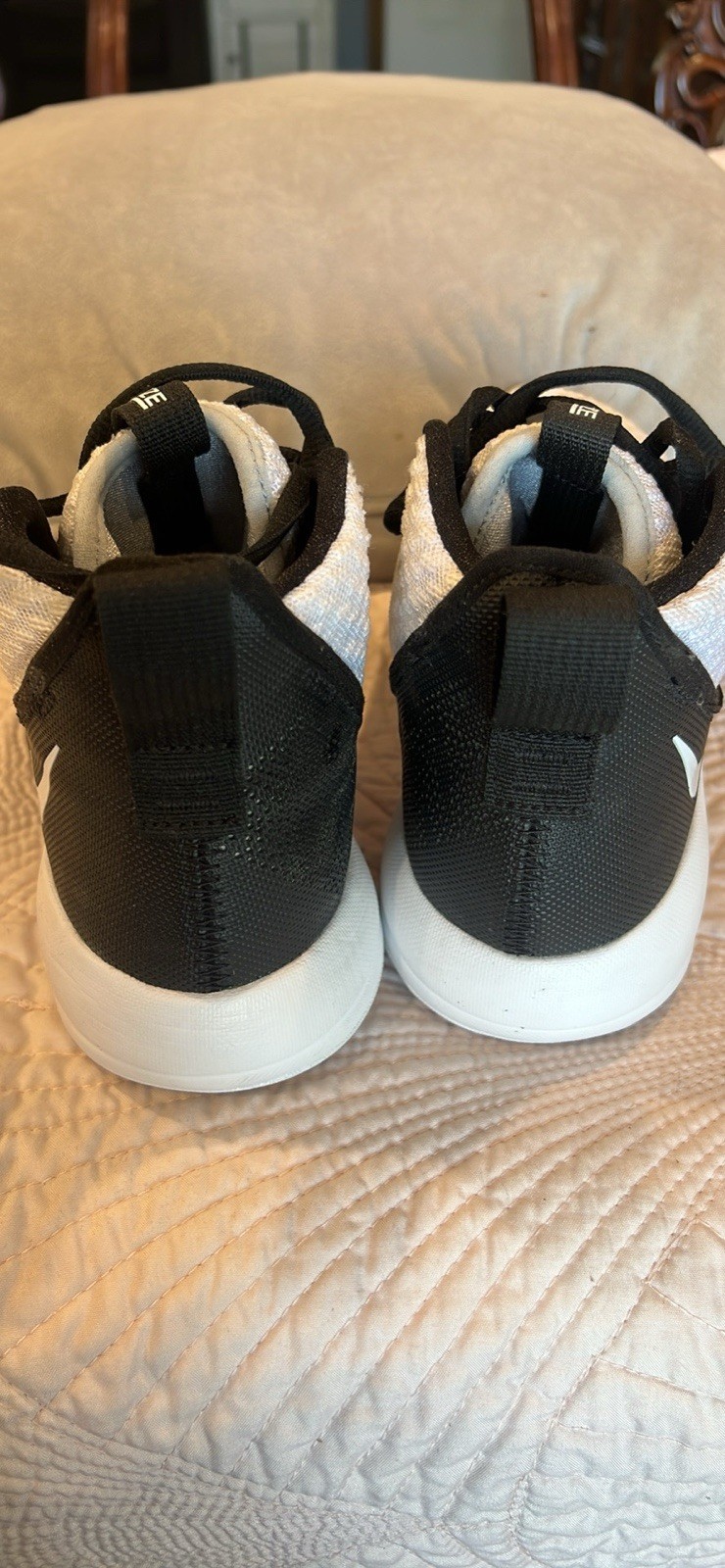 Nike Boys Basketball Low Top Lace-Up Sneakers White/Black US 4.5 BQ5468-100