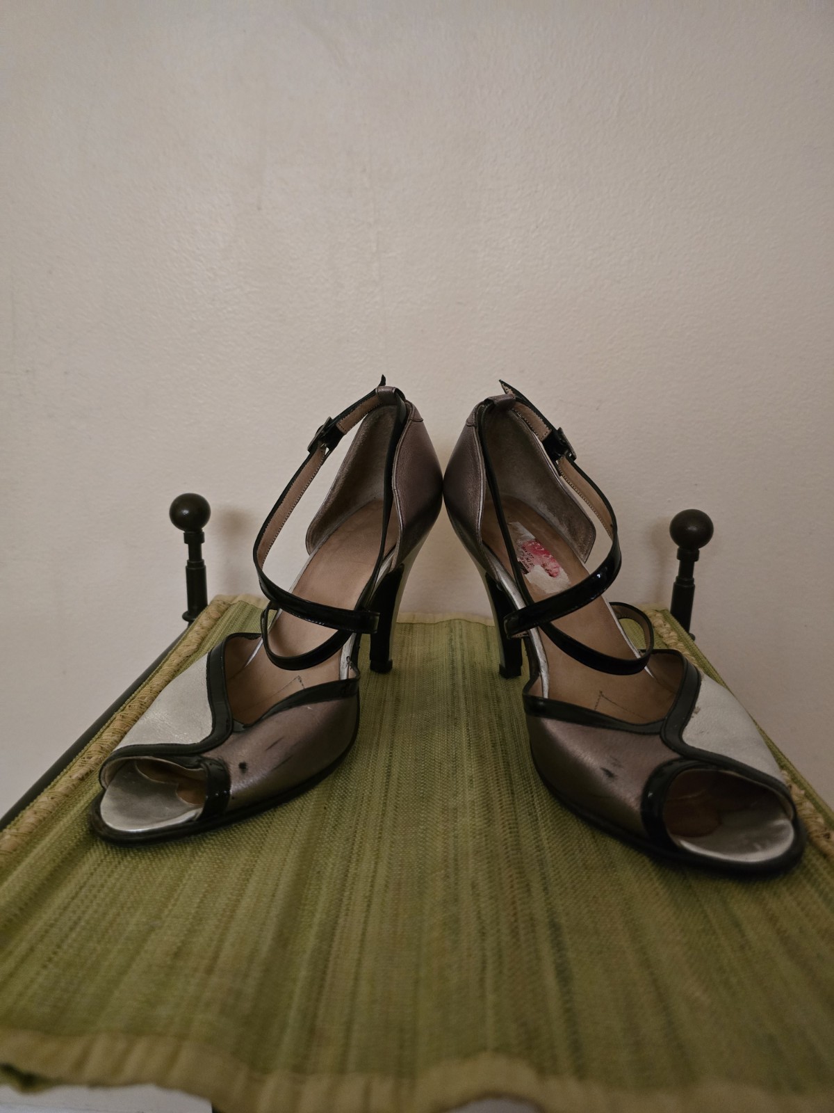 Dance Shoes Tango Salsa Latin Silver Metallic Stiletto Black Trim Sz6.5 Traspie