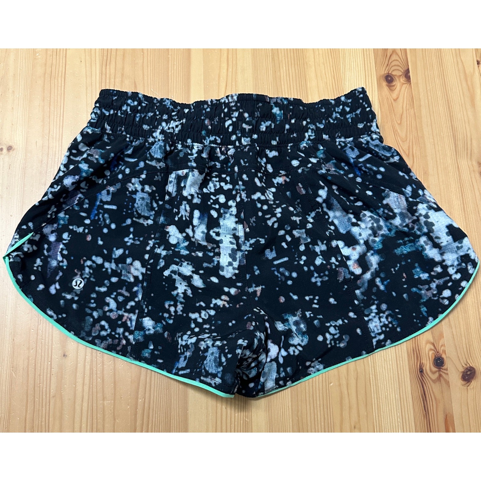 Lululemon Choose A Side Short 3″ Size 6