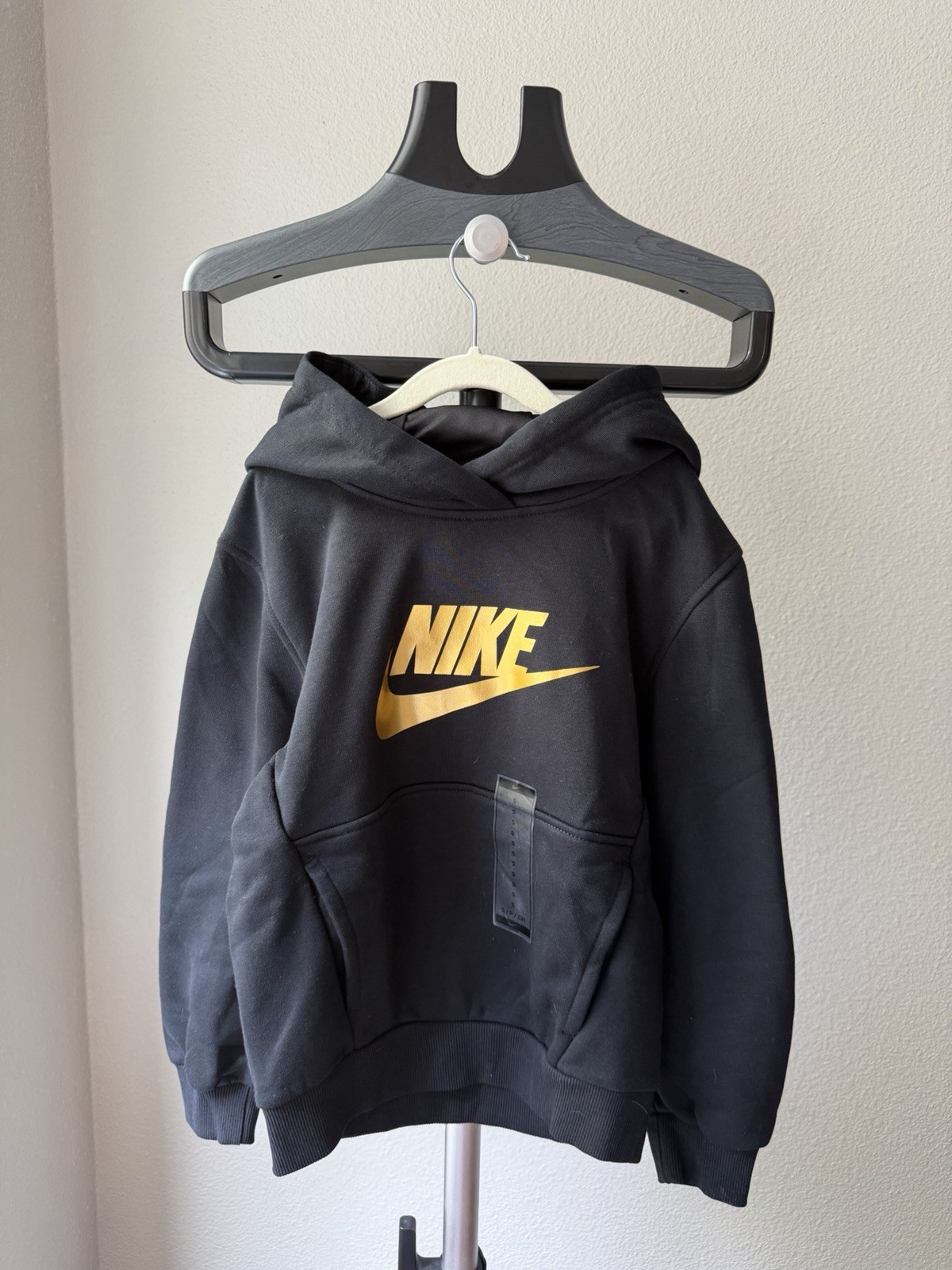 Nike Unisex Kids S Pullover Fleece Hoodie Black/Gold Logo Pockets IH2874-010