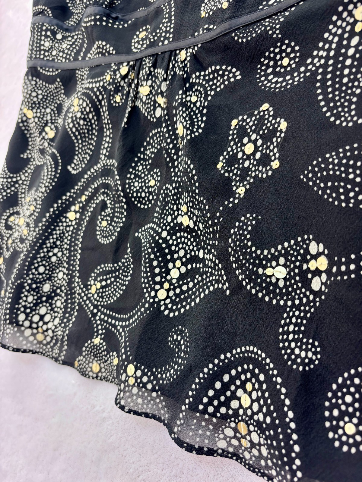 Ann Taylor Black Going Out Top — Sequins & Flower Pattern — Women’s Size 2!!