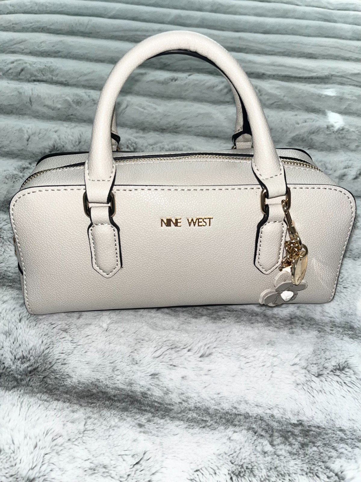 ♡ Nine West Small White Cream Shoulder Bag Chic Luxury Classic Elegant Purse ♡