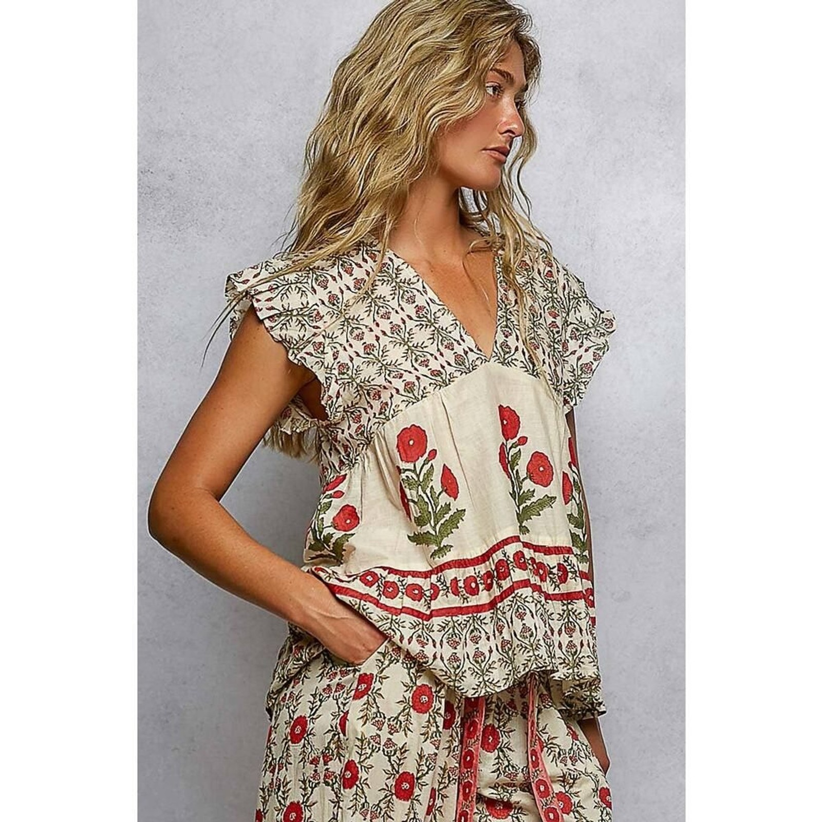 POL Floral Pattern Ruffle Sleeve Top
