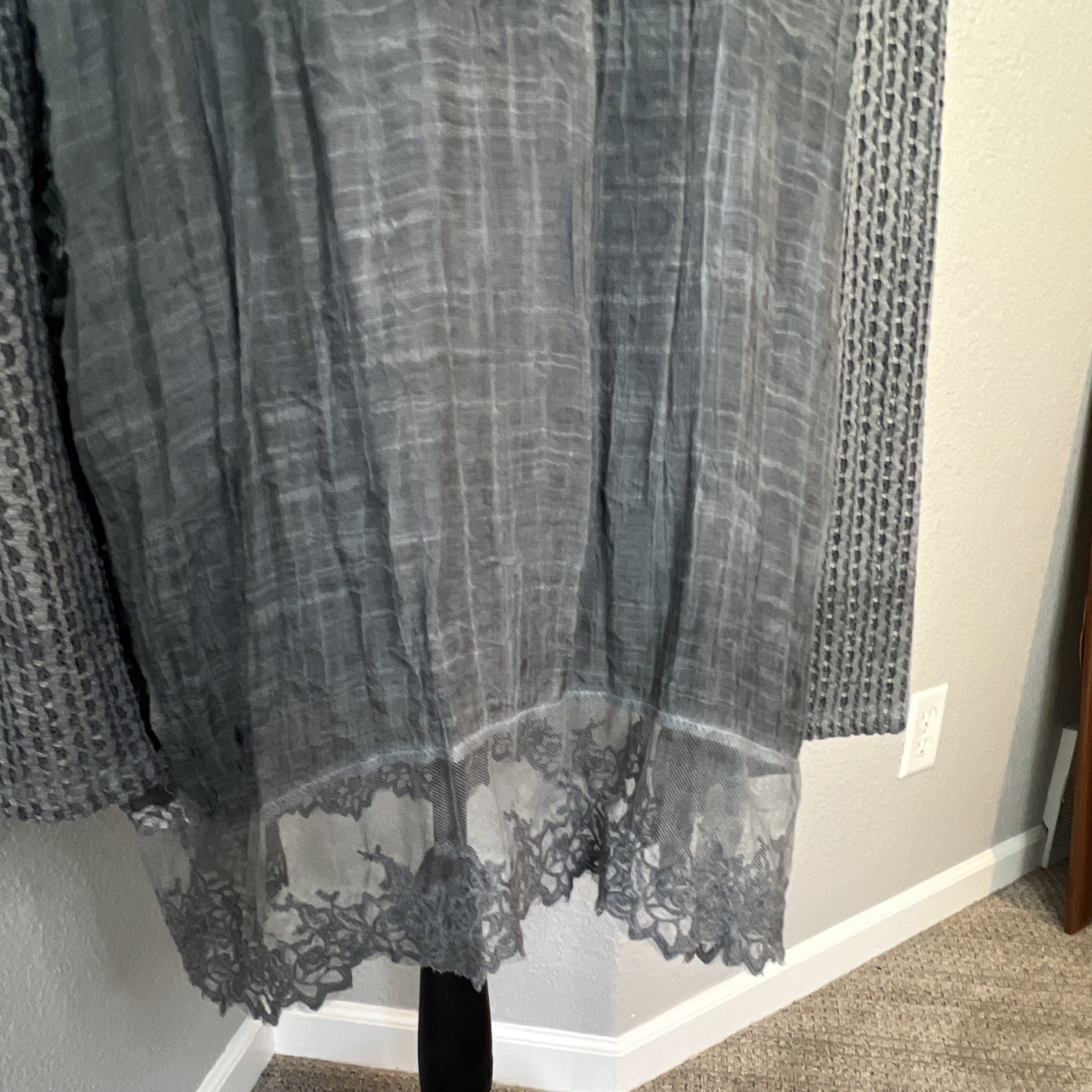 Simply Couture Gray Lace Embroidered Sheer Round Neck Long Sleeve Tunic XXL