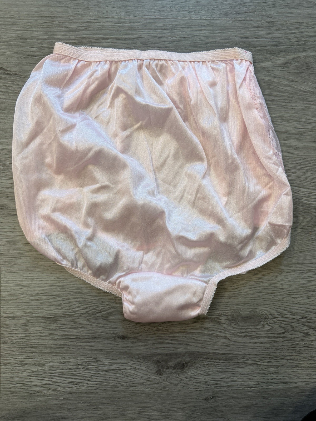 Vintage Deadstock Tri-Lobal 1970’s Bright Nylon Women’s Underwear Size 6 Medium