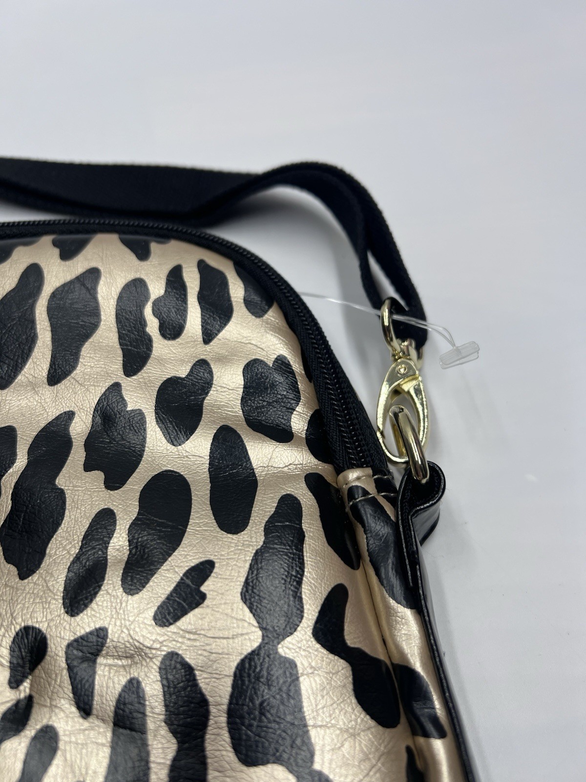Betseyville Betsey Johnson Leopard Cheetah Animal Print Laptop Bag Case
