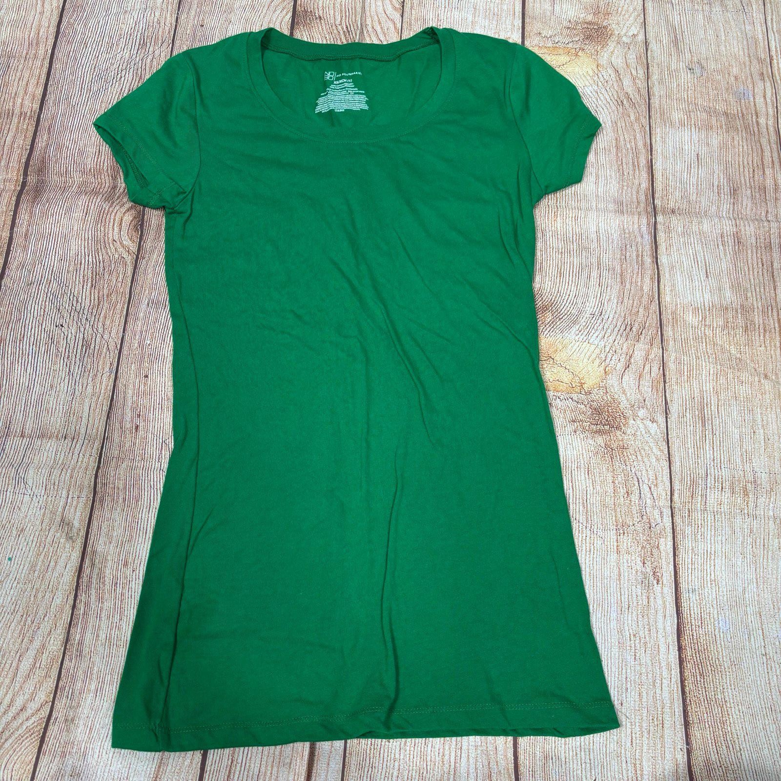 No Boundaries Women’s Green T-Shirt XS