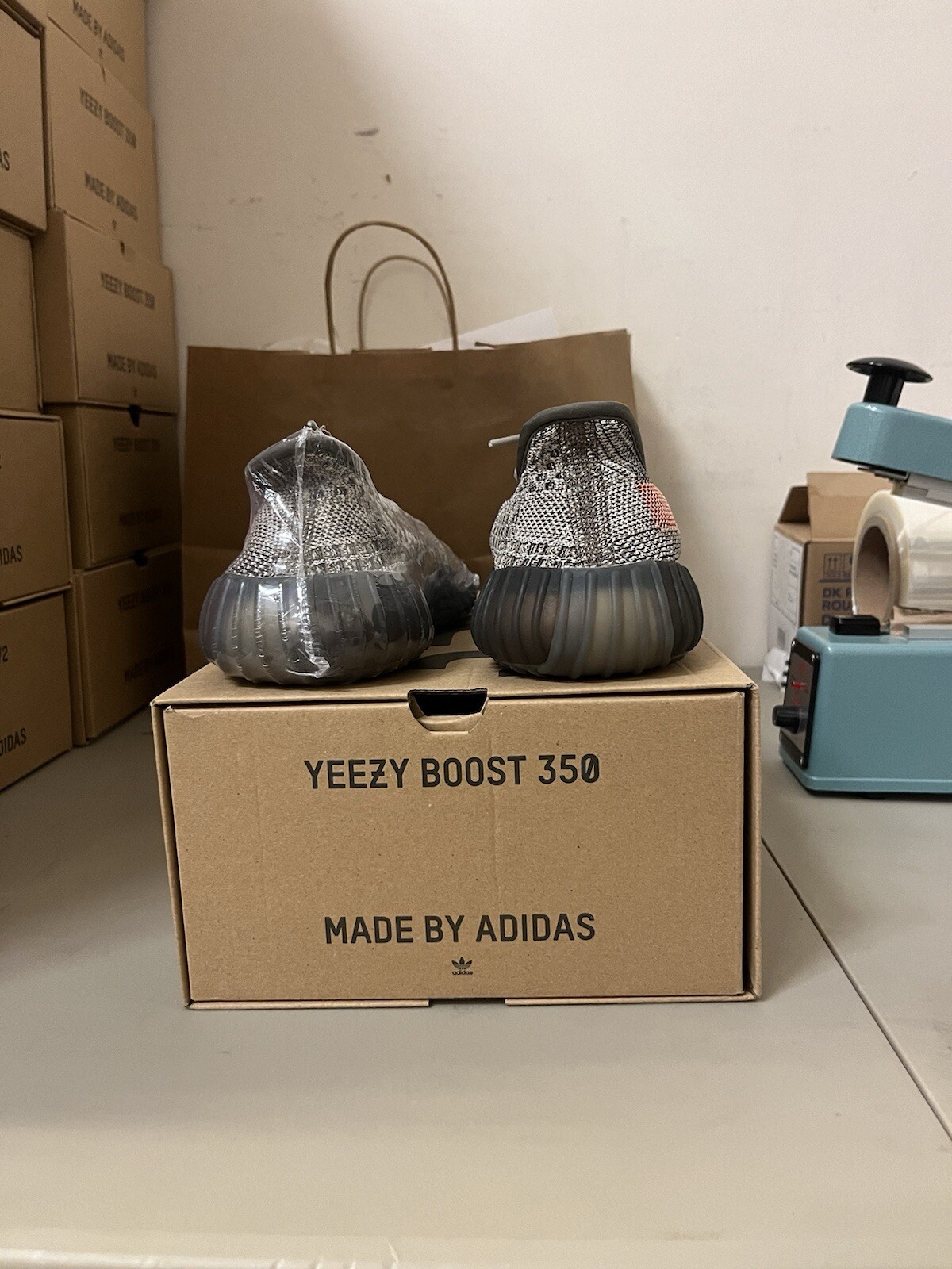 Size 5 – adidas Yeezy Boost 350 V2 Ash Stone