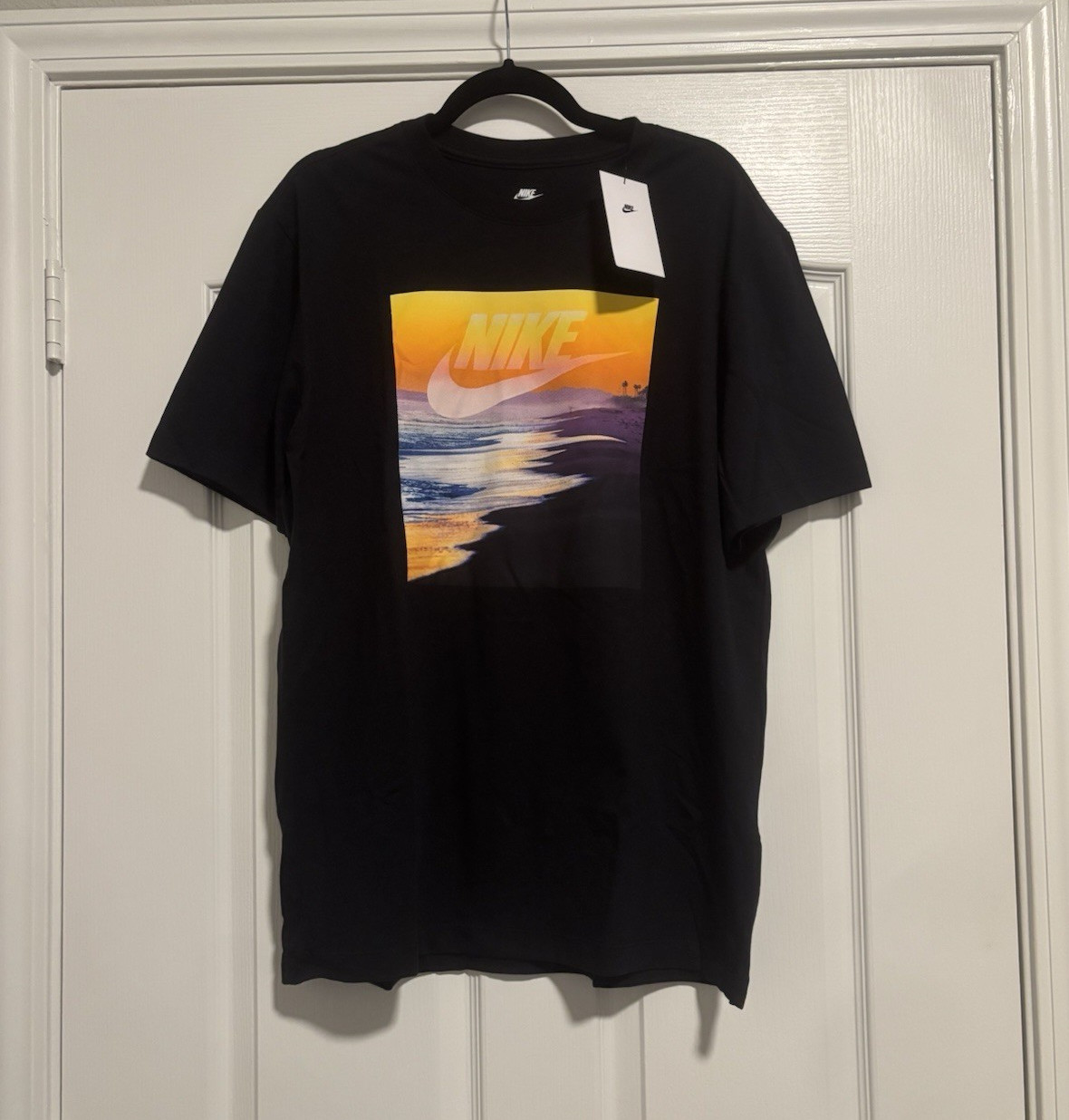 Nike Men’s Black Cotton Knit Graphic Logo T-Shirt Crew Neck Short Sleeve L