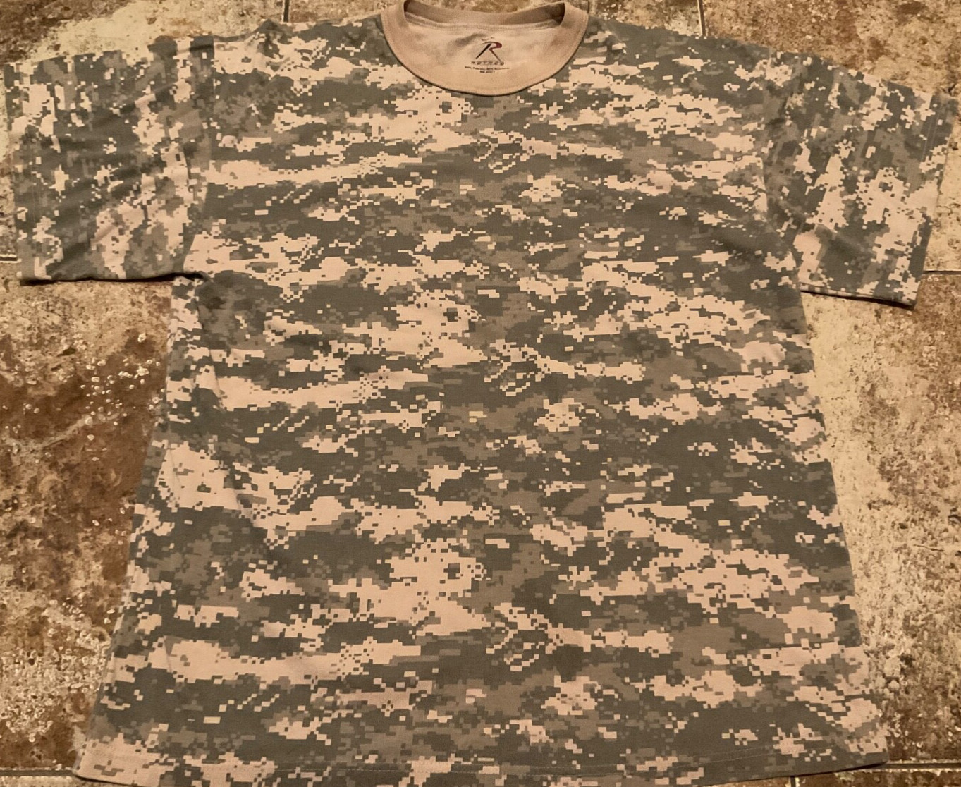 ROTHCO DIGI CAMO RINGER CREW TACTICAL T-SHIRT ( MENS XL ) AS IS PREOWNED