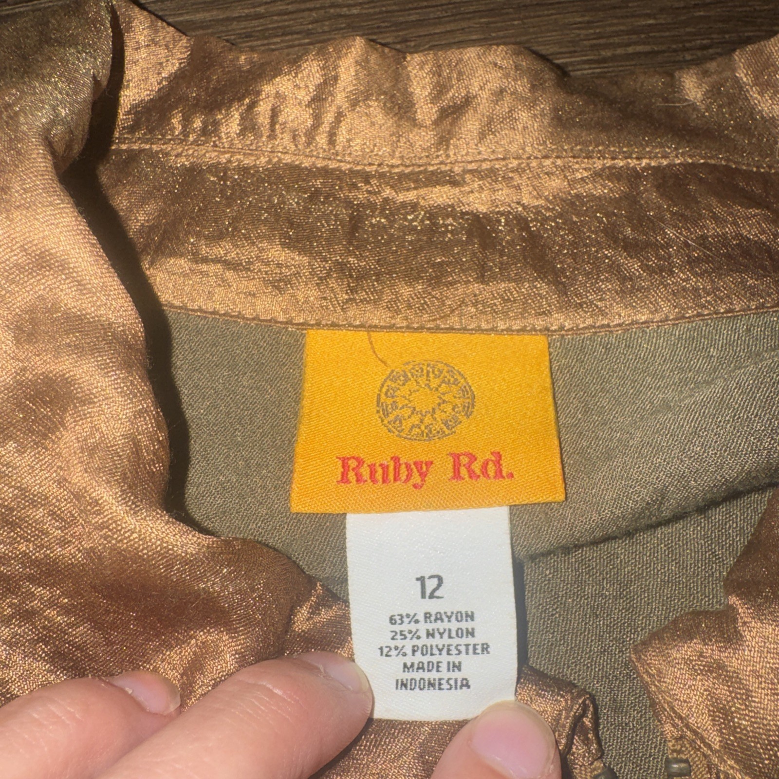 Ruby Rd. Gold Tone Shimmer Jacket. Zip Front. Size 12P