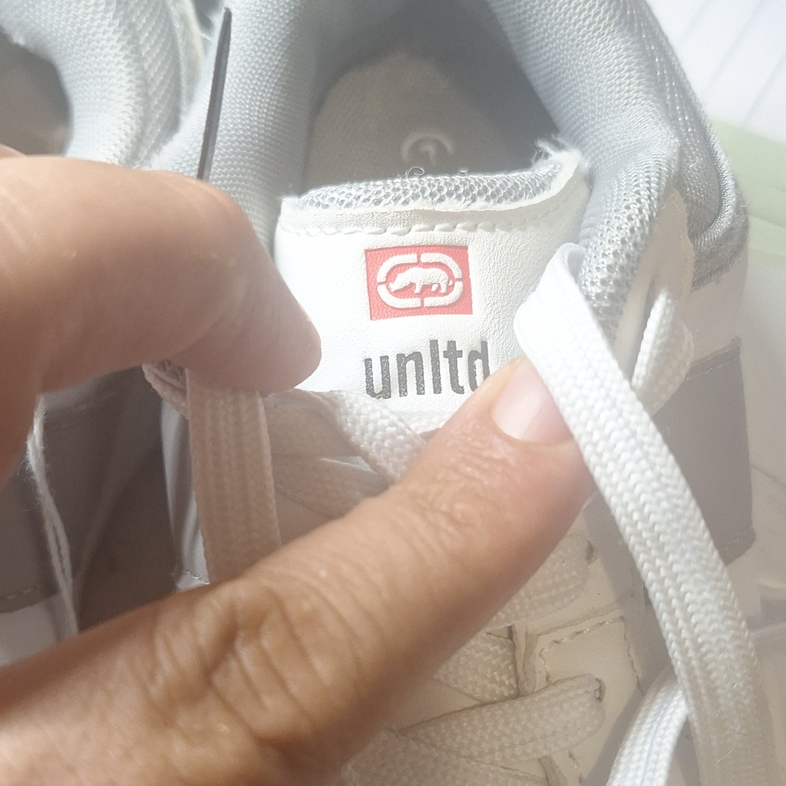 Ecko unltd. Boys White/Gray Low Top Lace-Up Sneakers US 2 Medium