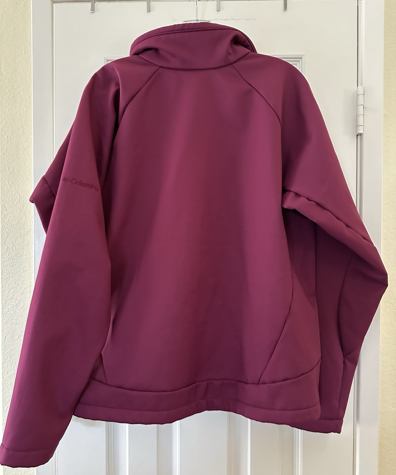 Columbia Women’s XL Softshell Full Zip Jacket Dark Pink Berry Fleece Lined