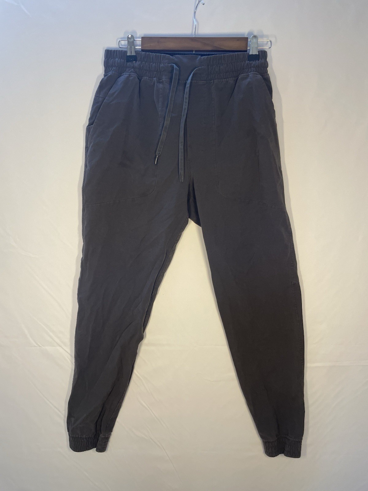 M Men’s Gray Jogger Pants M 30″ Waist Polyester Blend Drawstring Pockets