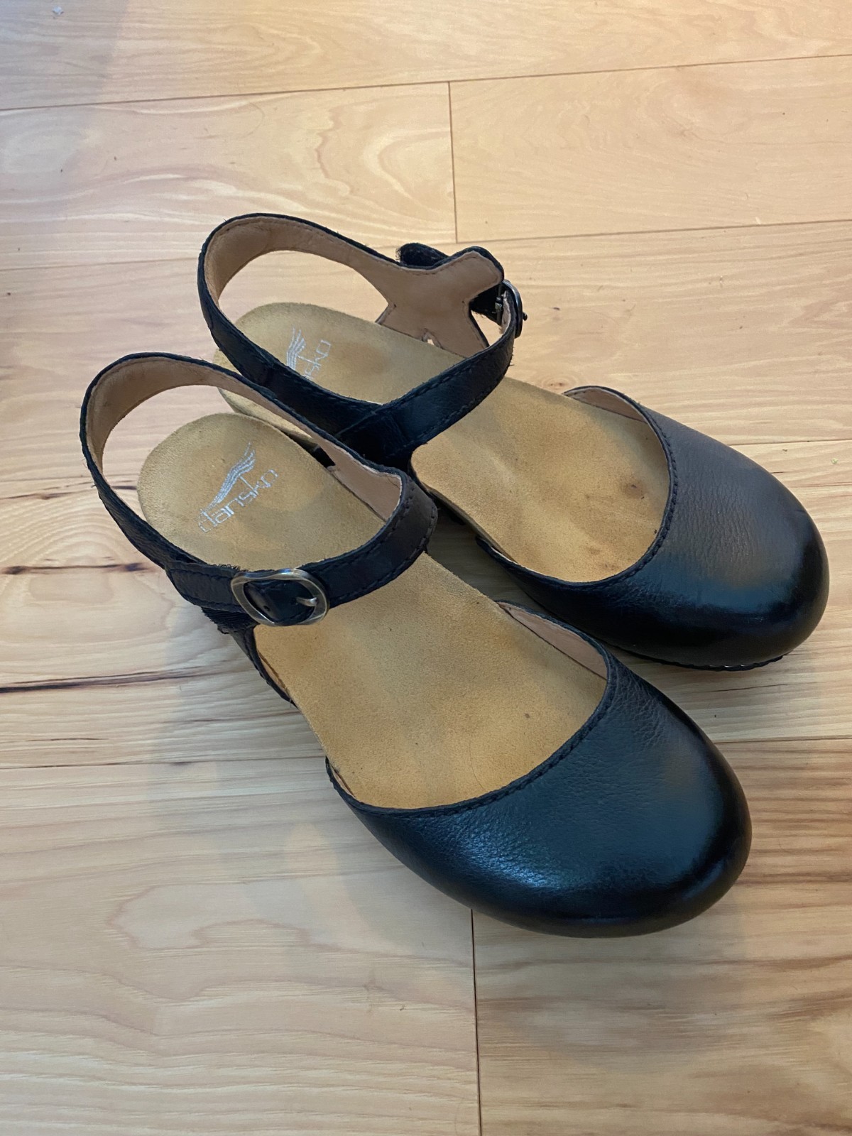 Black Dansko women’s shoes size 37