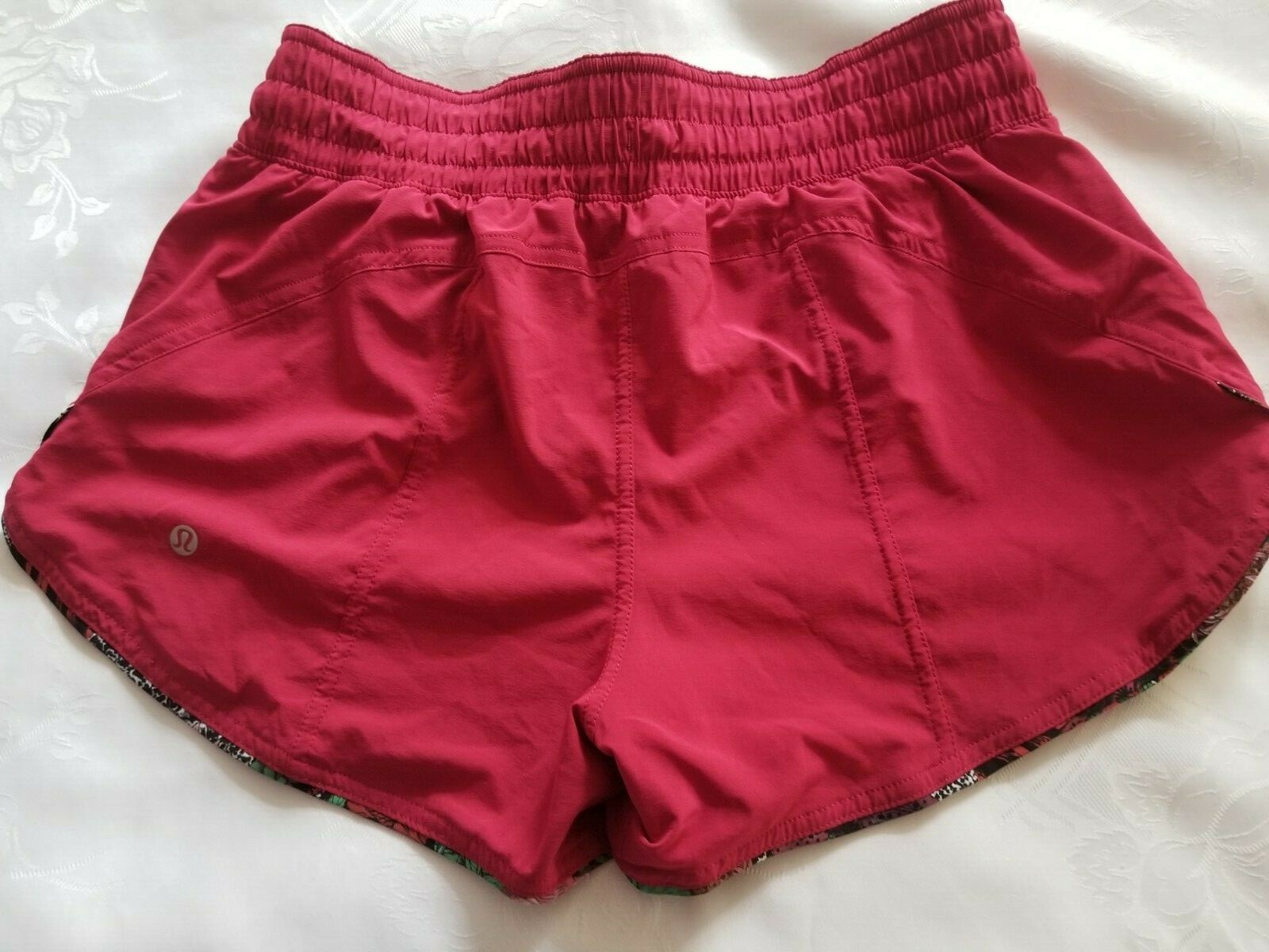 Lululemon Choose a Side Reversible Shorts Size 6 Burgundy/Multi- Color
