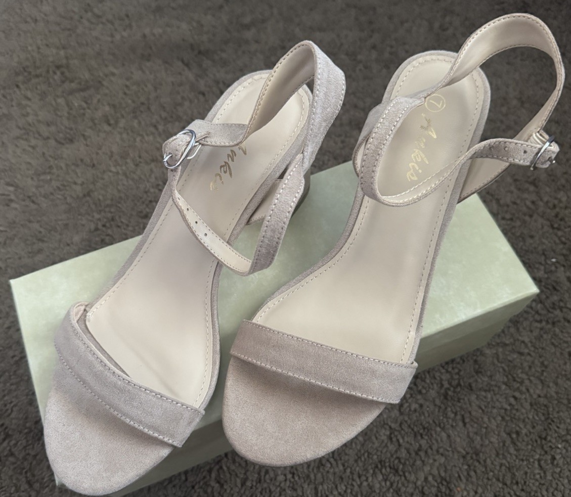 Ame Women’s US 7 Beige Faux Suede Open Toe Ankle Strap Block Heel Sandals