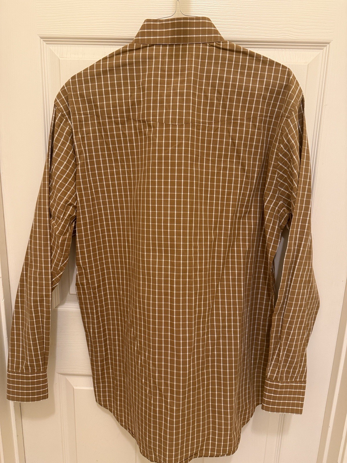 King Ranch Men’s Brown/White Plaid Long Sleeve Woven Button-Up Embroidered Logo