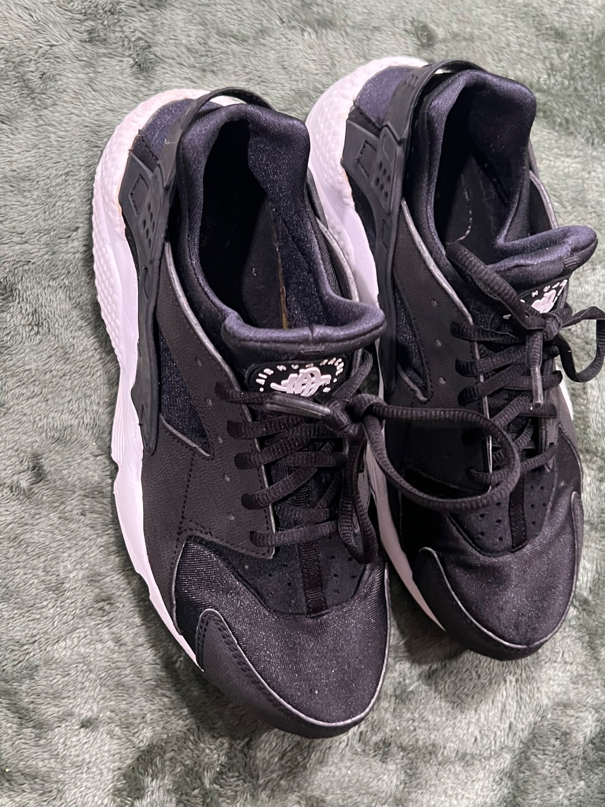 Size 10- Nike Air Huarache