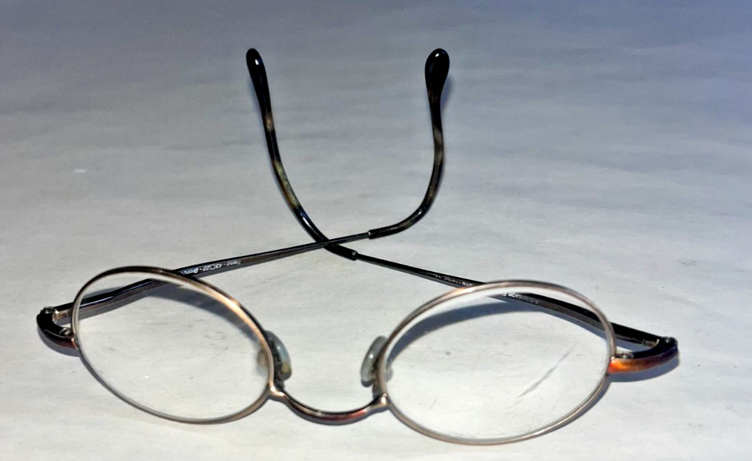 Retro Slim Vintage-Style Oval-Shaped Bronze Finish Metal Frame Glasses