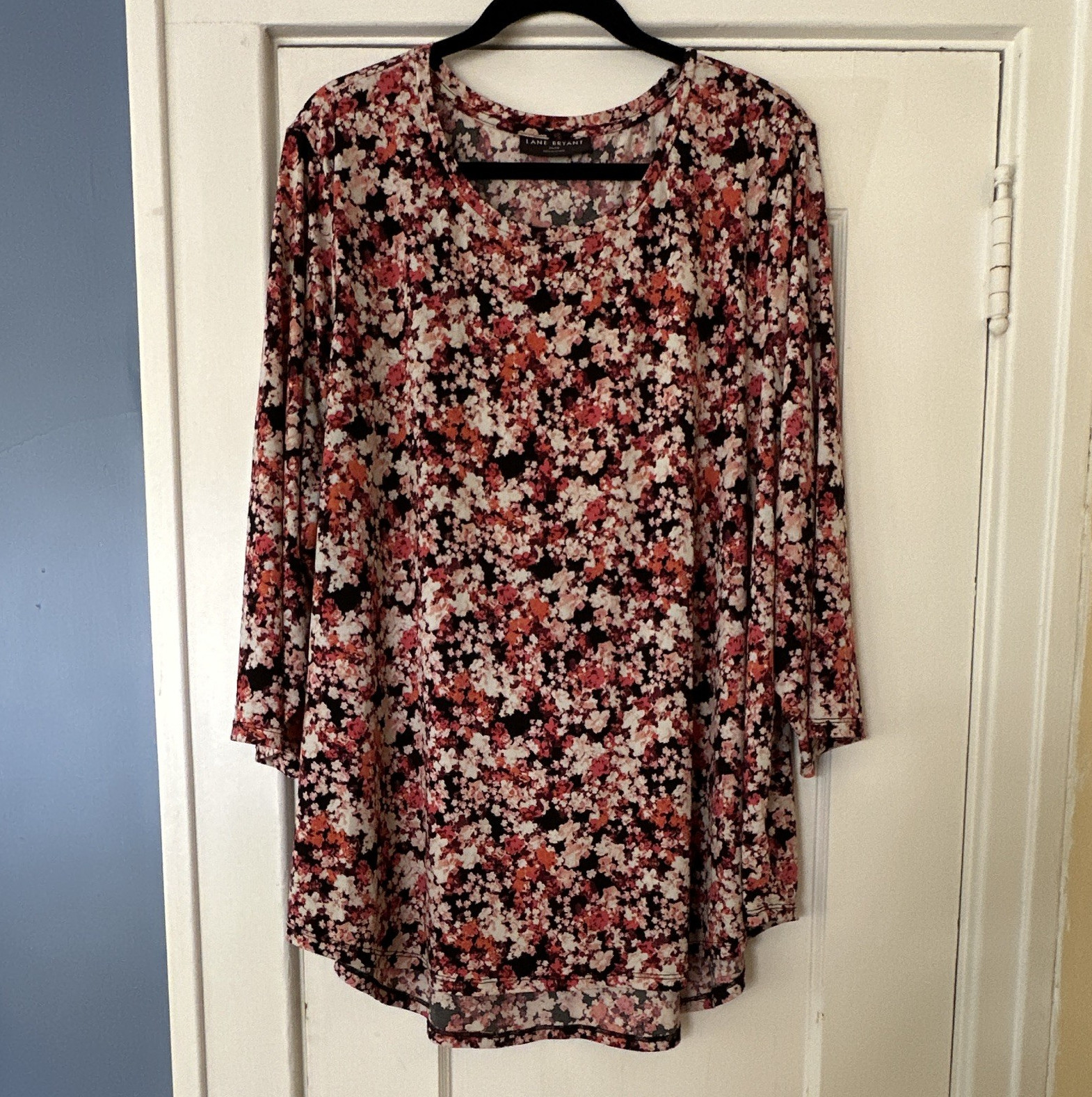 Lane Bryant Plus Size 26/28 Black Pink White Red Floral Round Neck 3/4 Tunic