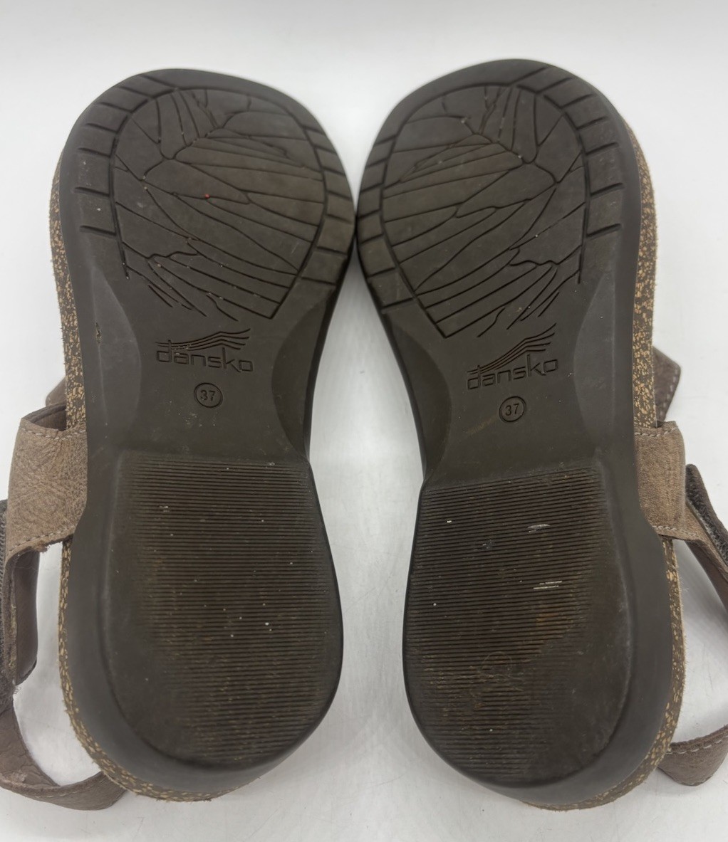 Dansko Reece Brown Distressed Leather Toe Loop Slingback Sandals Womens 37 US 7
