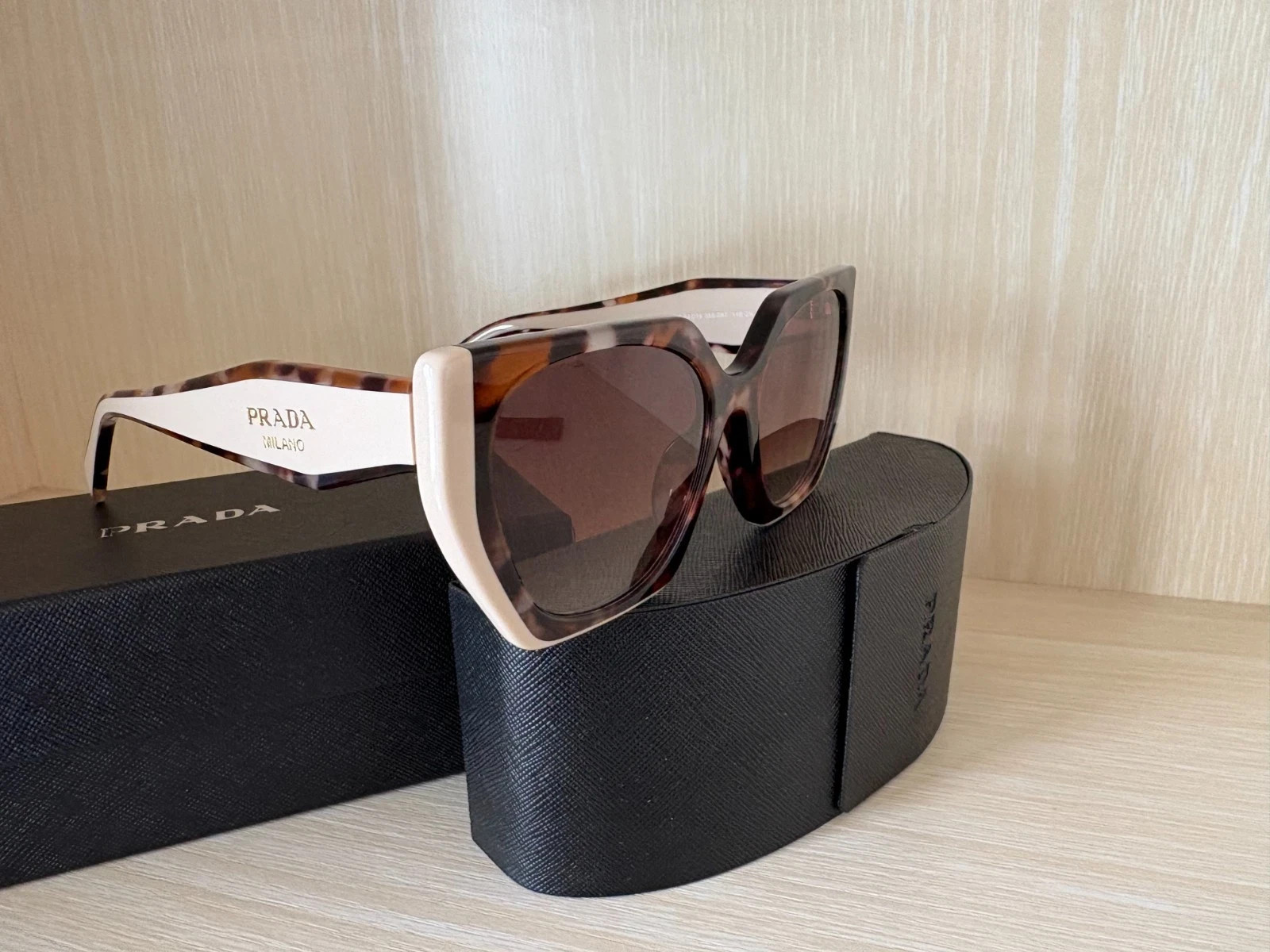 PRADA PR 15WS Women’s Sunglasses 01R0A6 Tortoise Caramel Powder Brown Grad w/Box