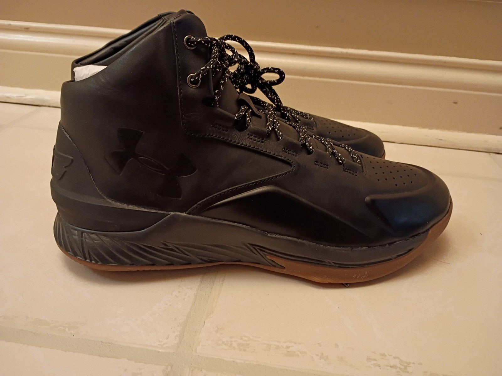 Under Armour Curry 1 Lux Mid Leather Black Gum, Size 11.5