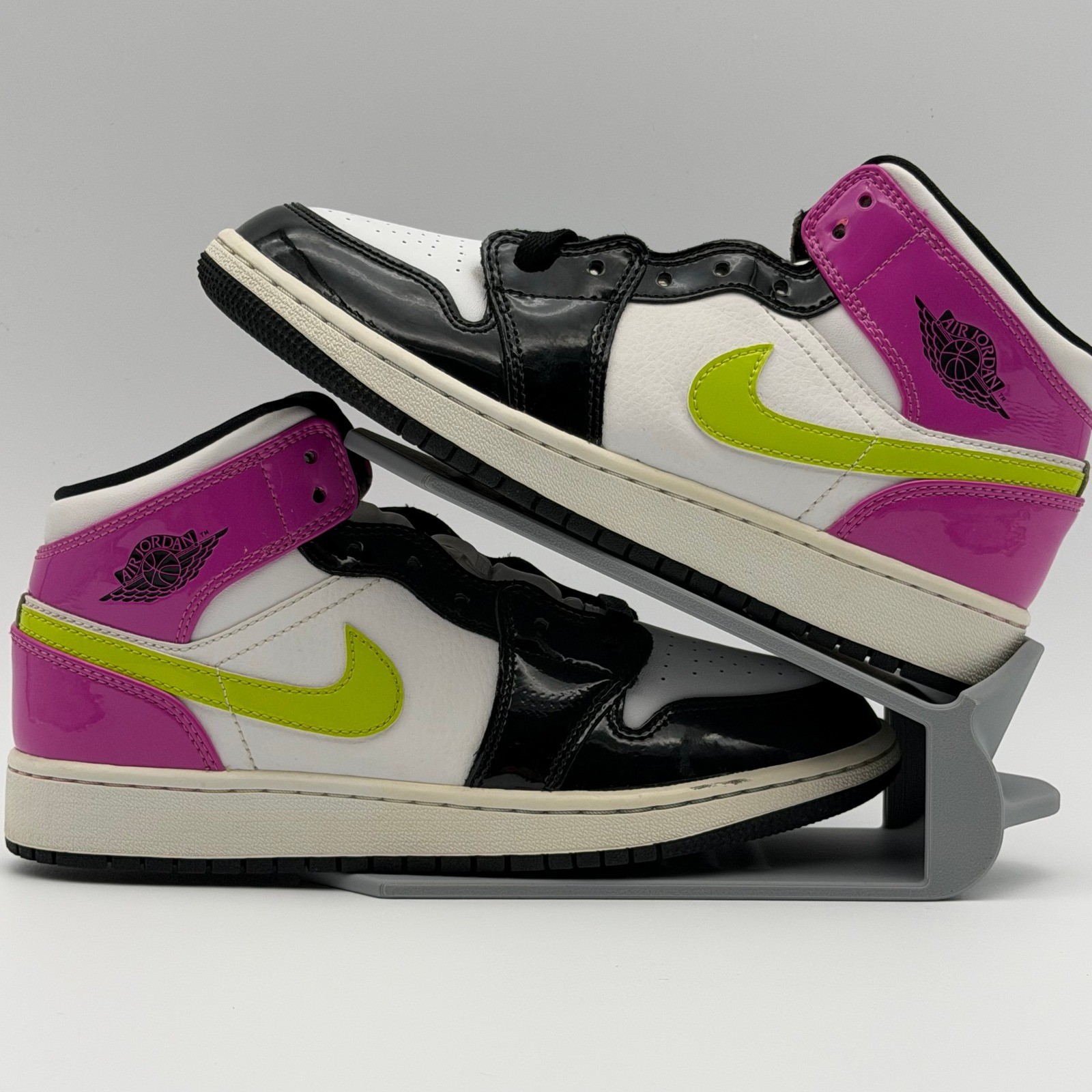 Jordan 1 Mid SE Cyber Active Fuchsia CZ9835-100 Size 5Y 6.5W
