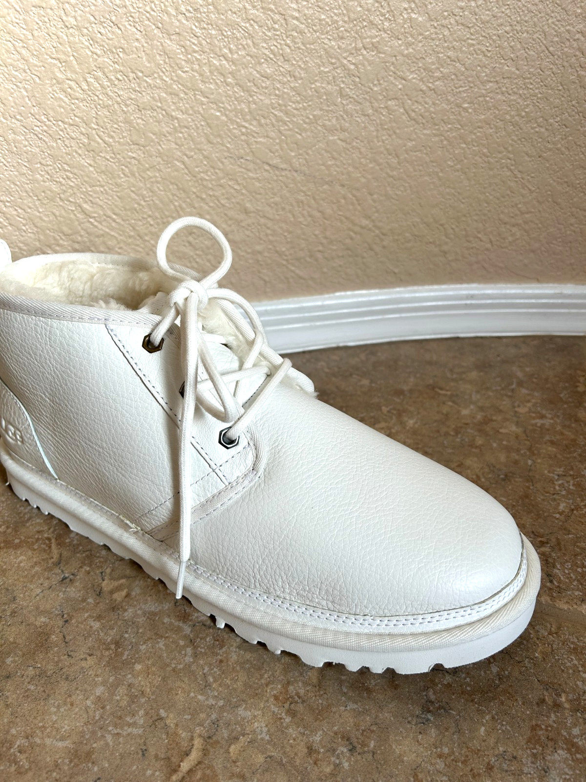UGG Neumel Chukka Ankle Boots Men’s 11 Eur 44 White Leather 1133777 $150 NEW