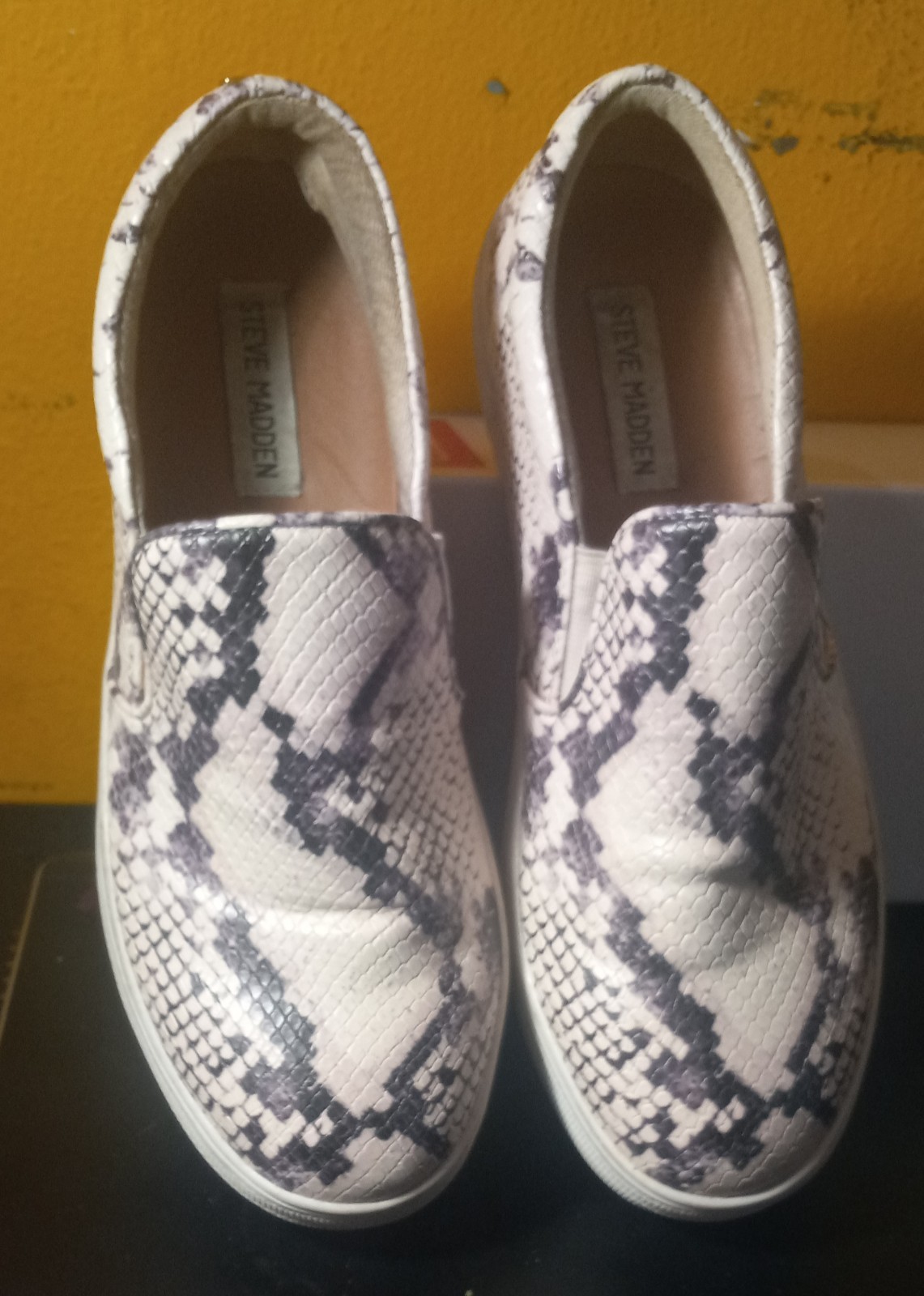 Steve Madden Men Slip-On Low Top Sneakers Animal Print White/Gray Casual