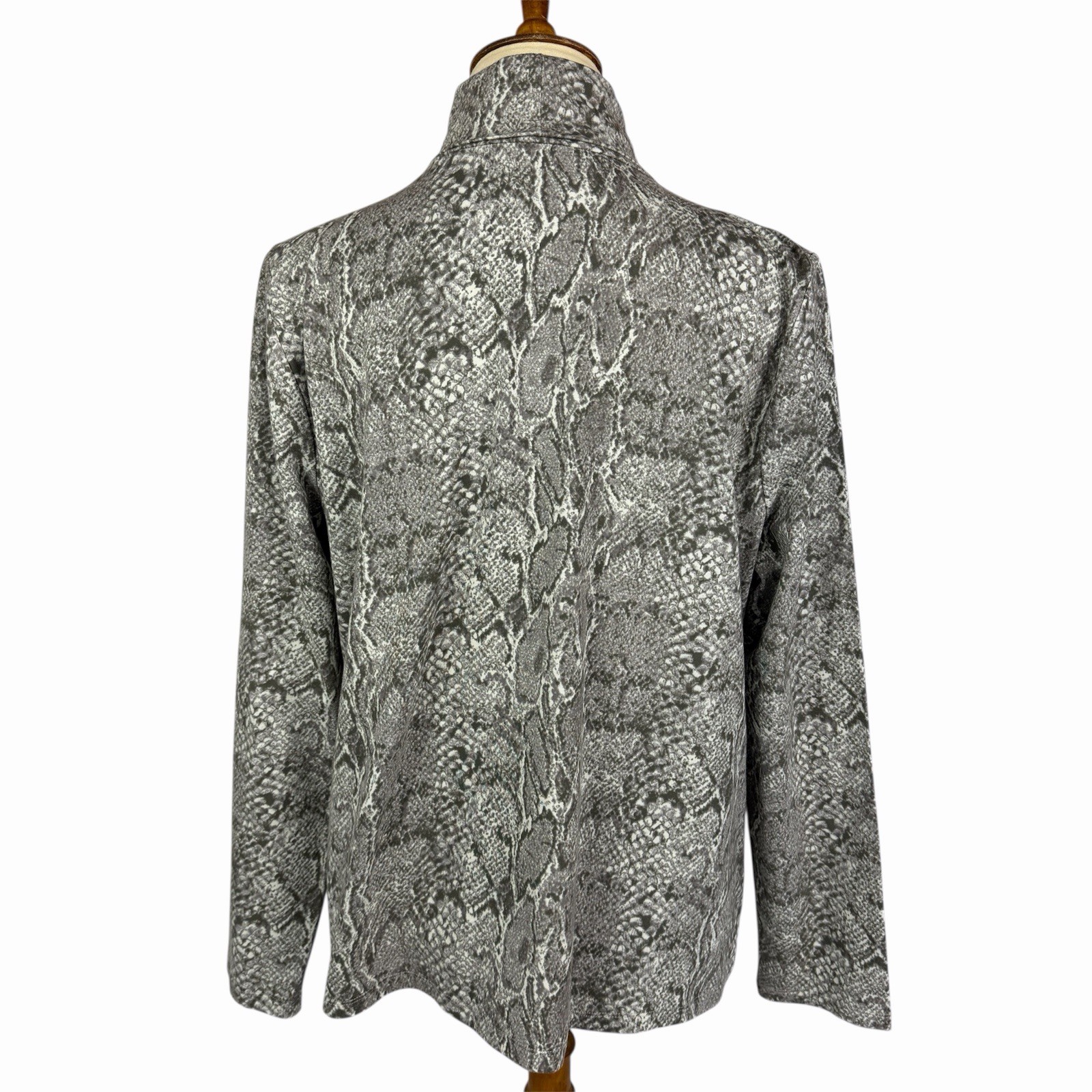 NEW The Talbots Tee Gray Snakeskin Print Long Sleeve Turtleneck Women’s XL